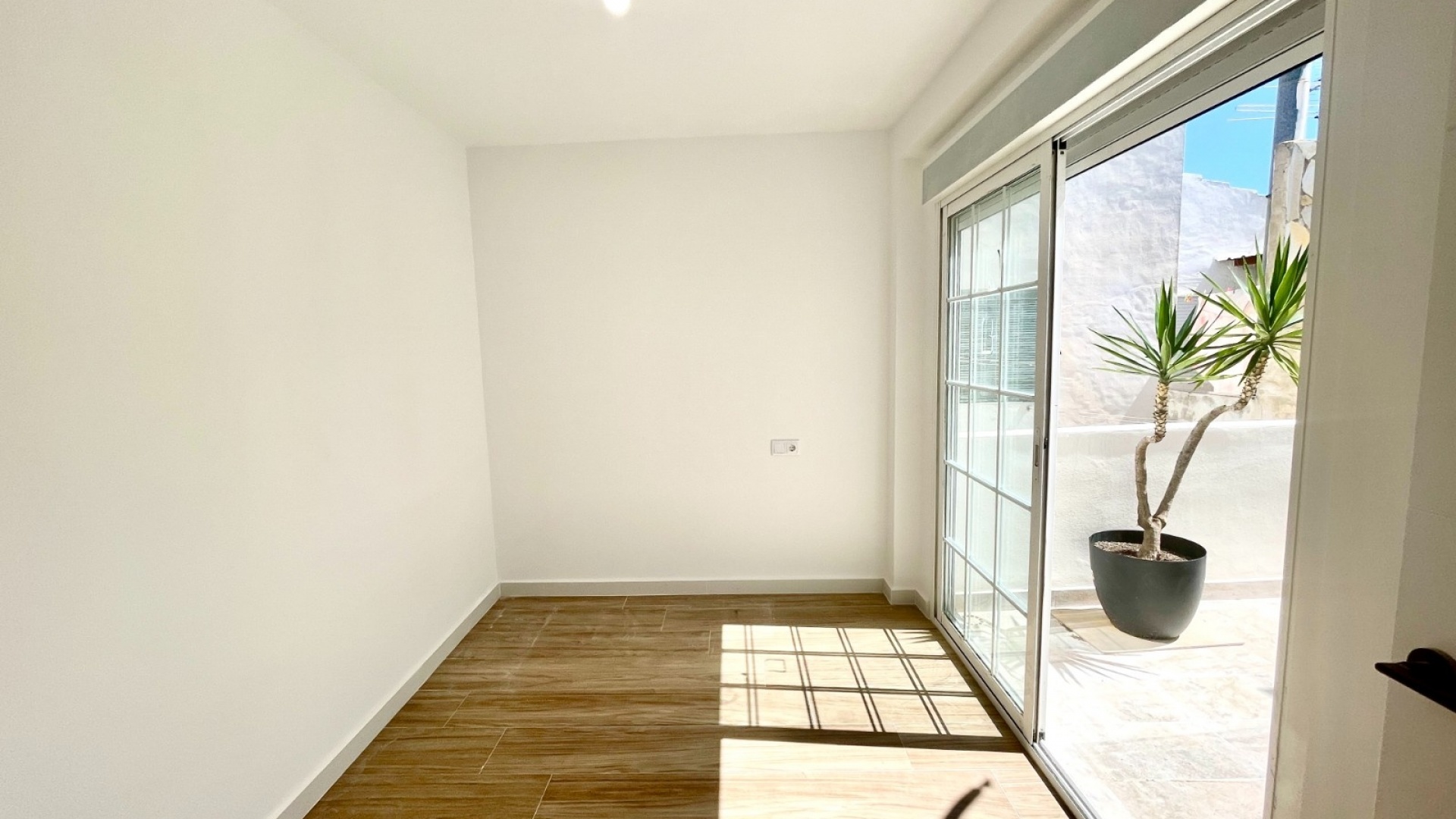Resale - Townhouse - Daya Vieja