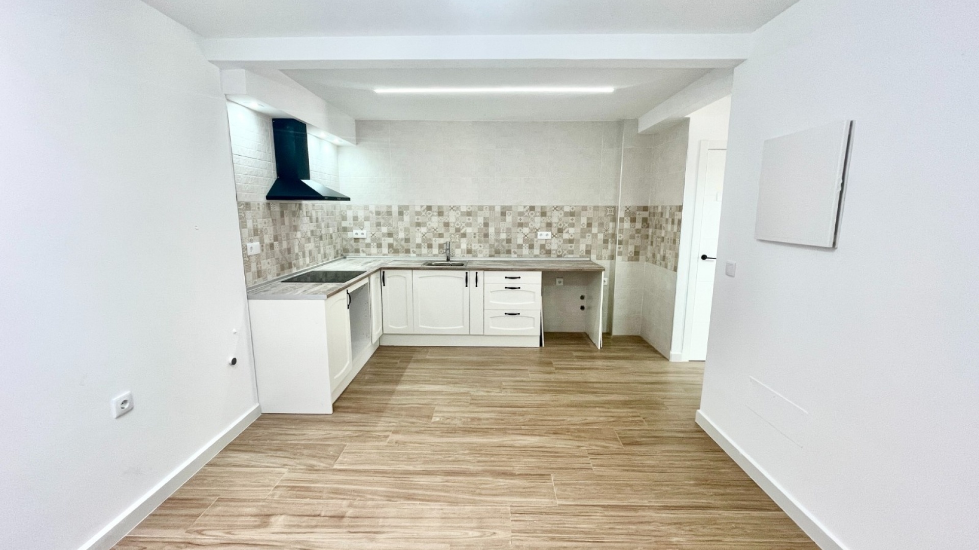Resale - Townhouse - Daya Vieja