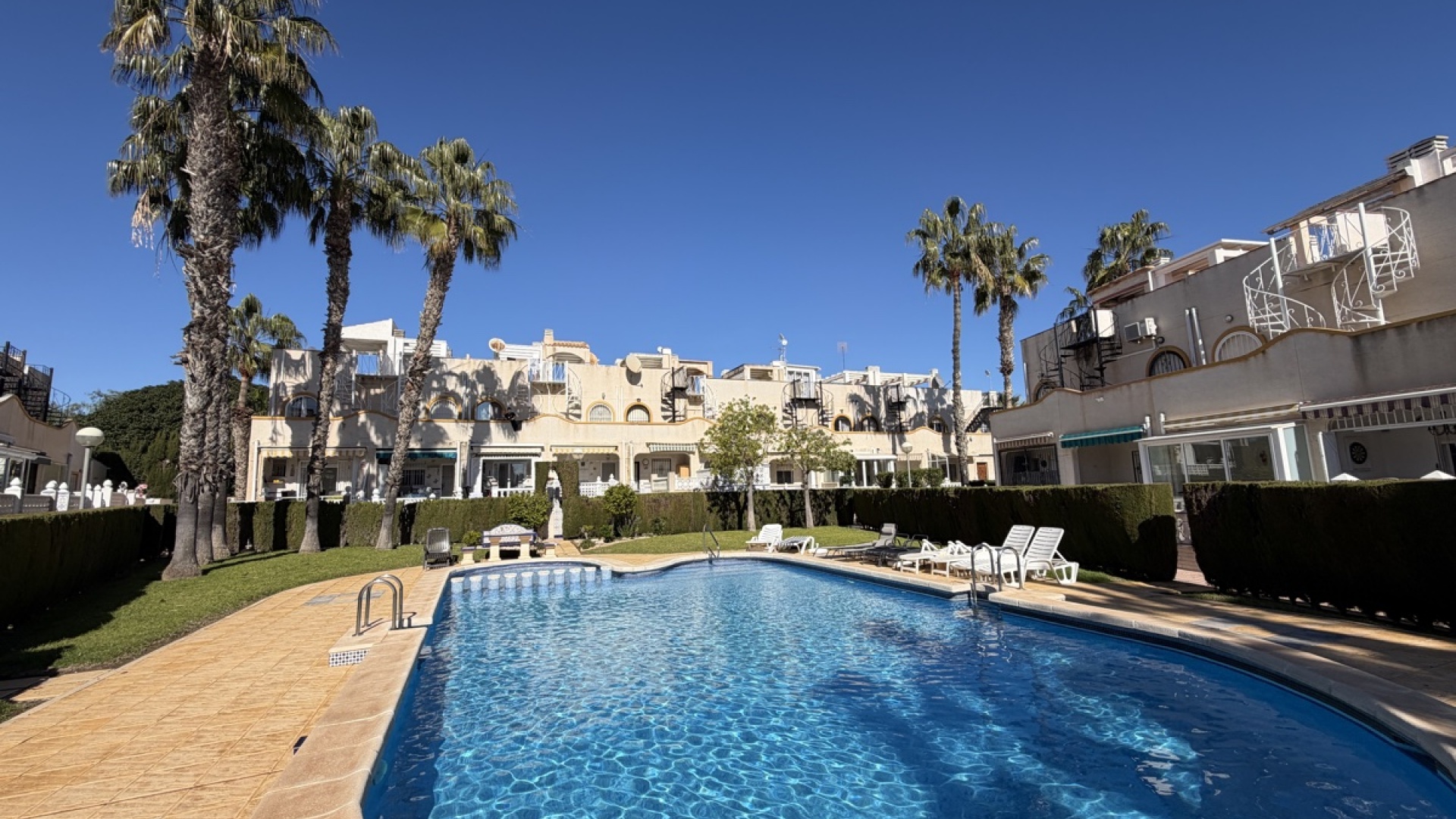 Resale - Townhouse - La Florida  - La Florida