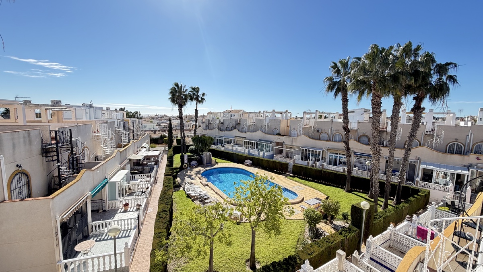 Resale - Townhouse - La Florida  - La Florida