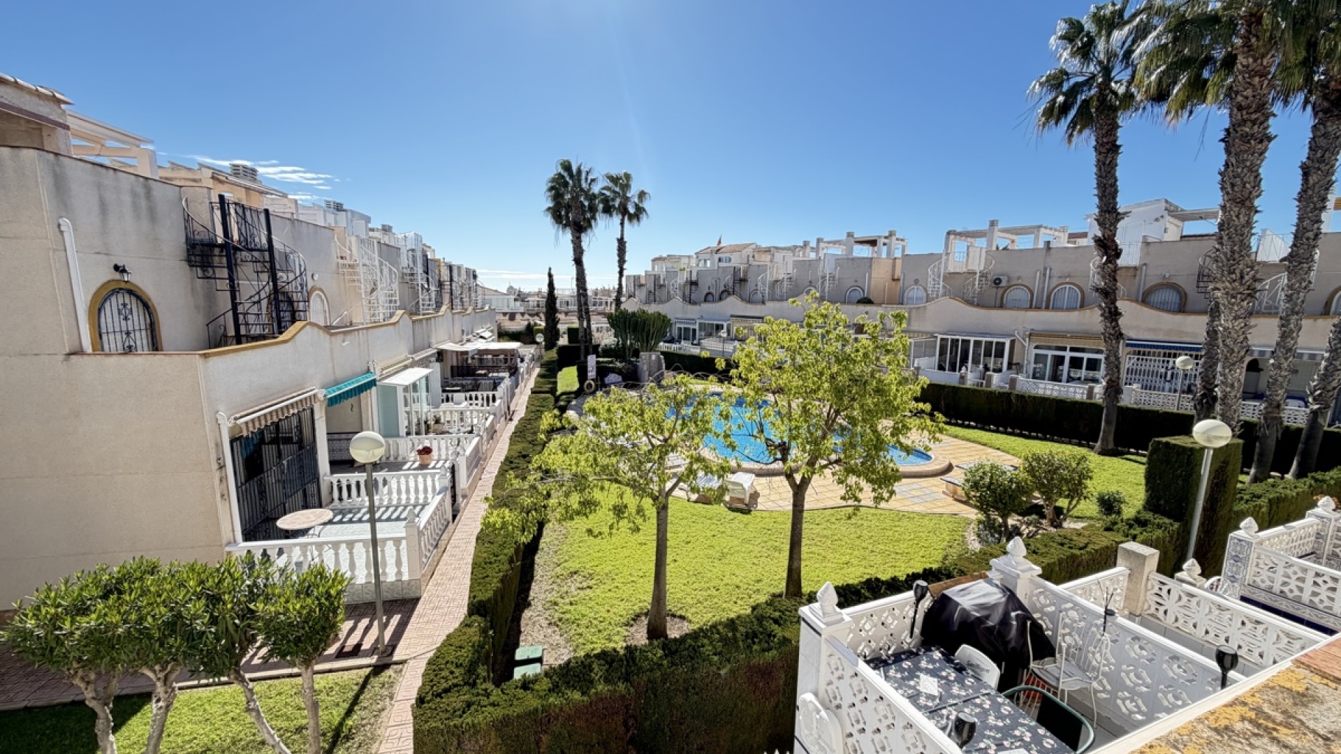 Resale - Townhouse - La Florida  - La Florida