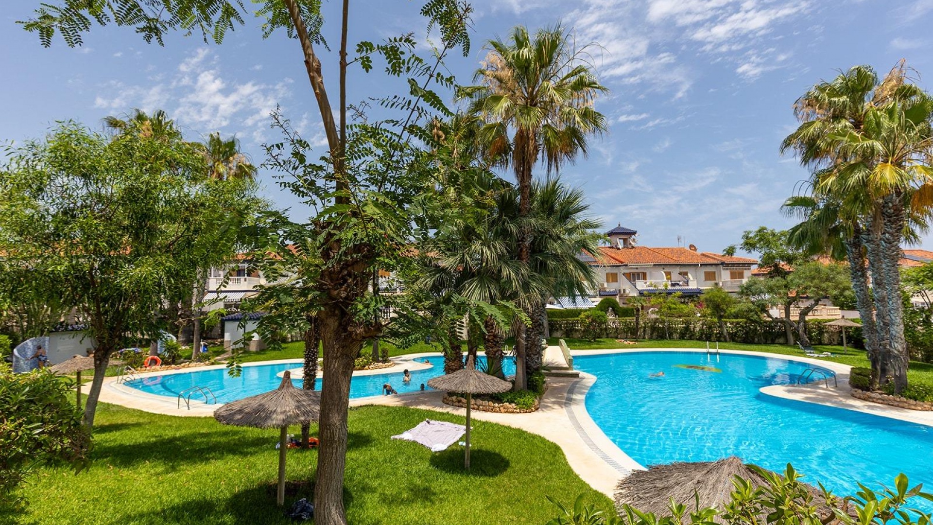 Resale - Townhouse - La Mata - Beachside La Mata