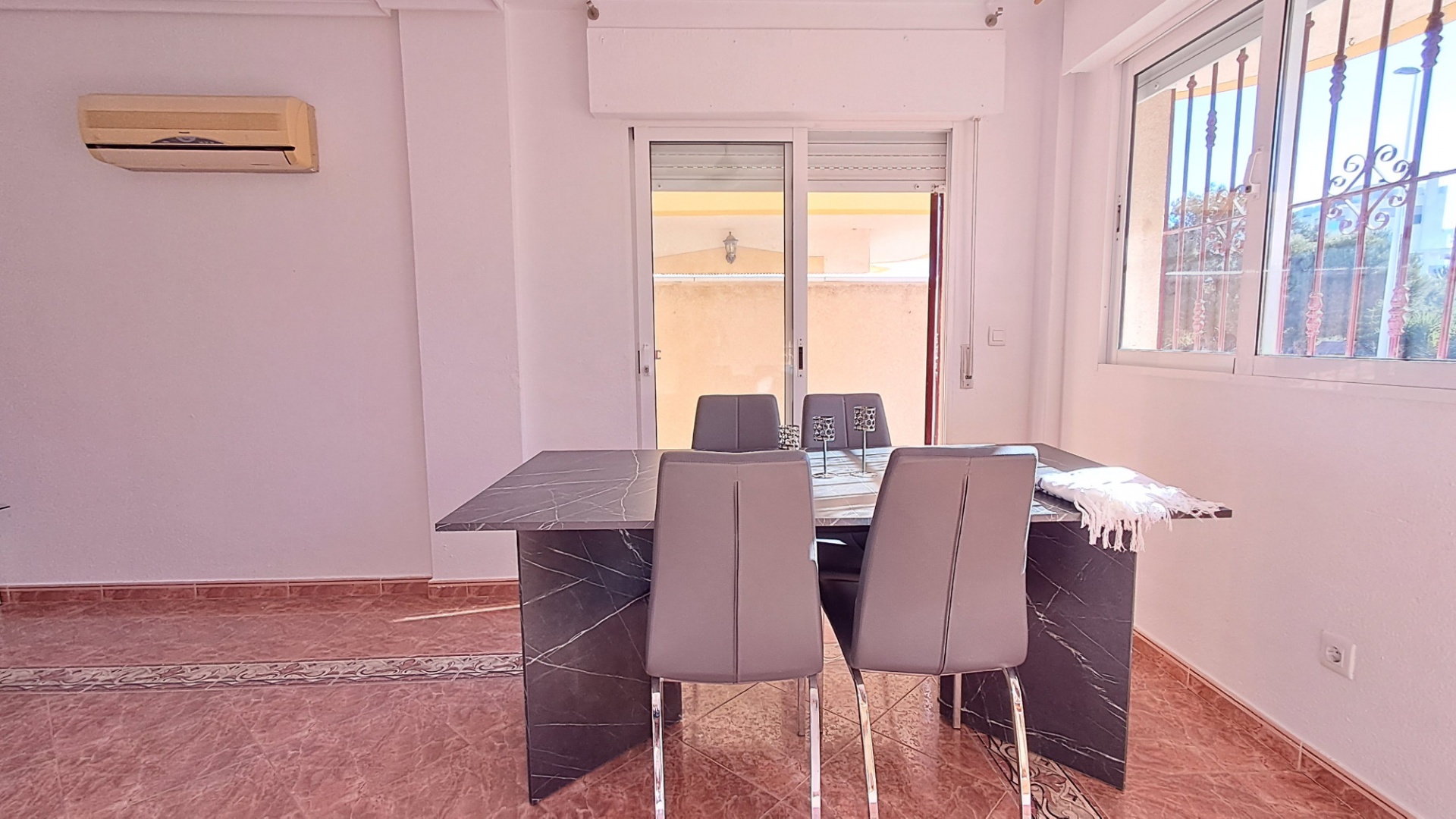 Resale - Townhouse - La Zenia - amapolas