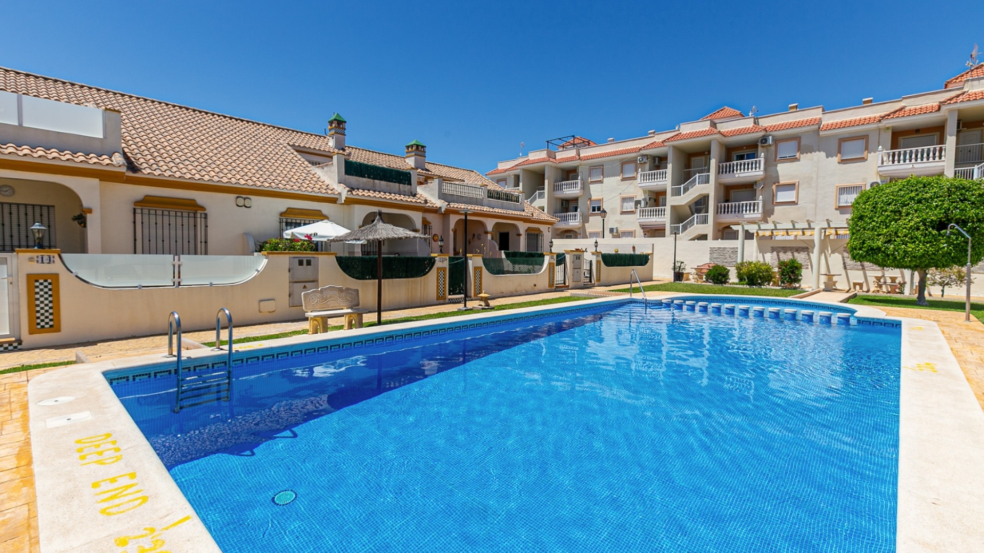 Resale - Townhouse - La Zenia