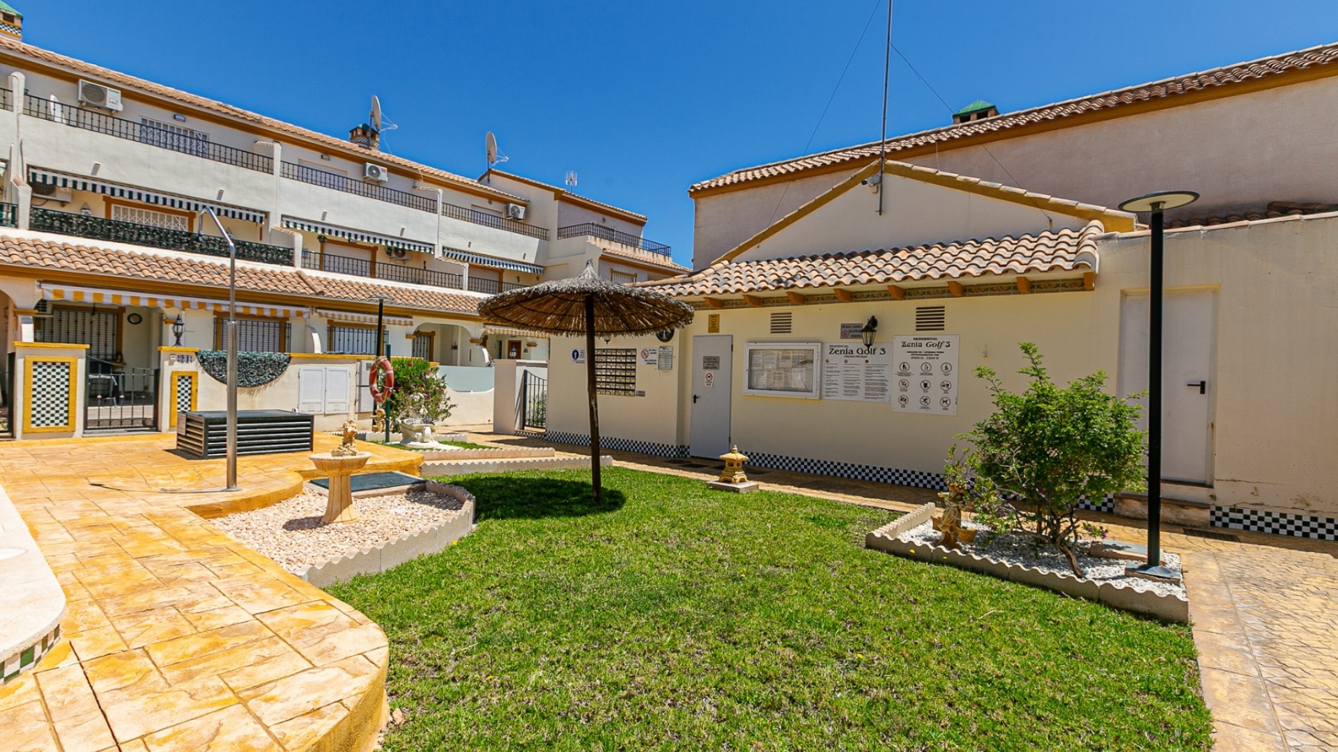 Resale - Townhouse - La Zenia