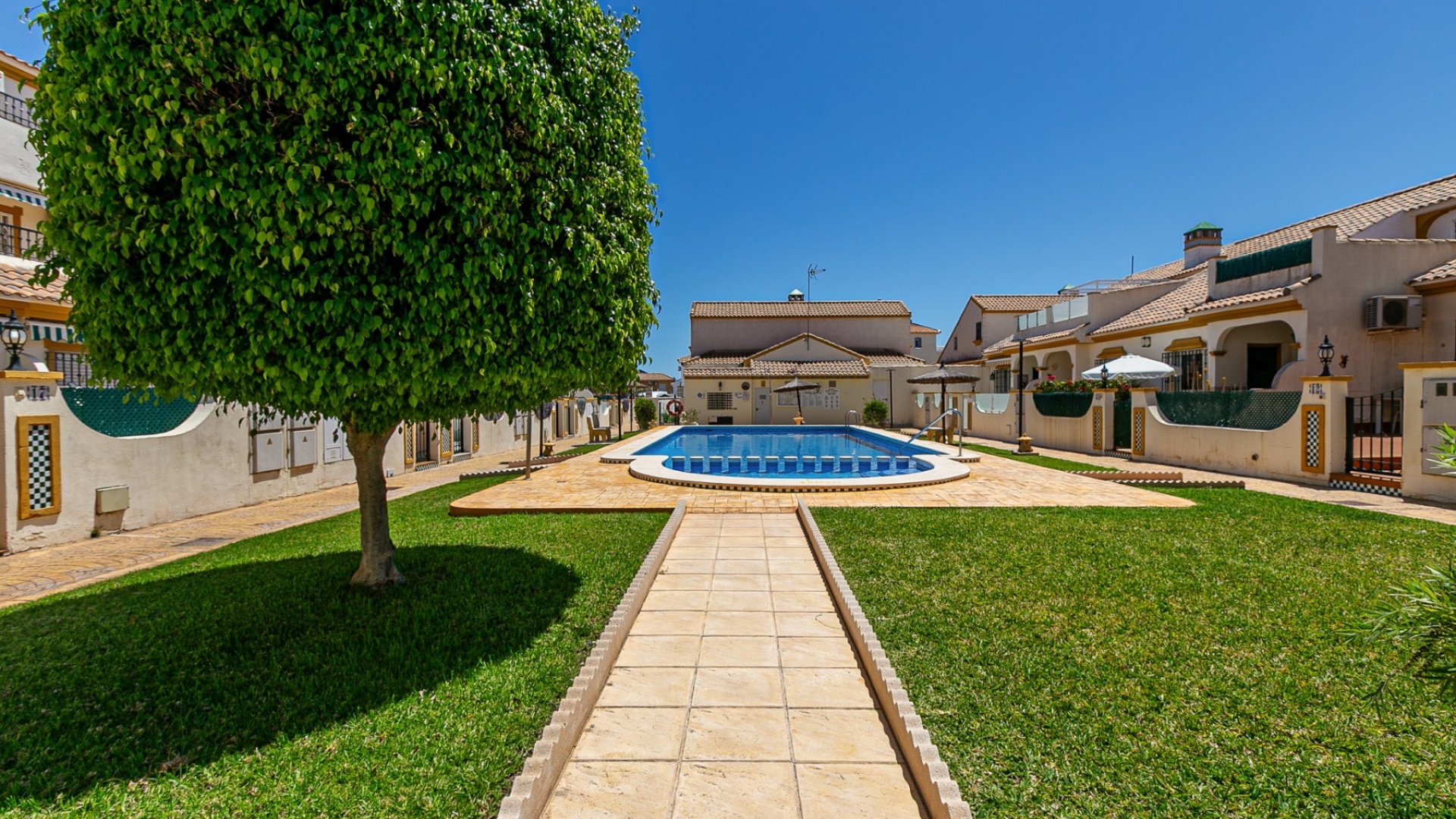 Resale - Townhouse - La Zenia