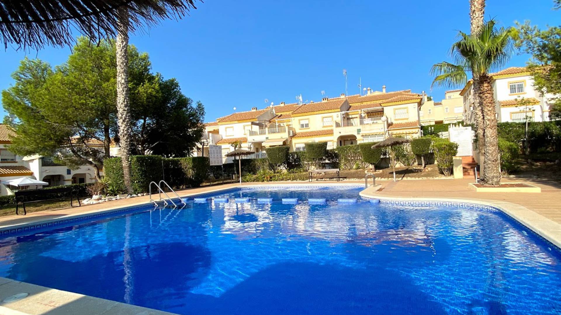 Resale - Townhouse - Los Altos - laderas del sol