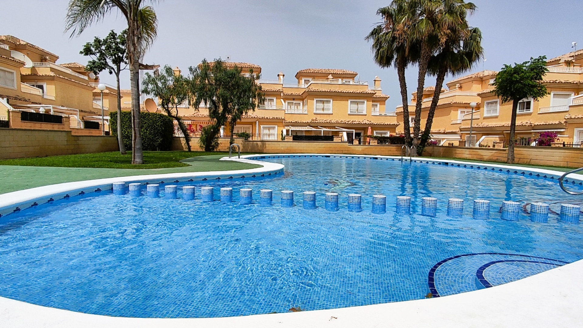 Resale - Townhouse - Los Altos - Mariblanca