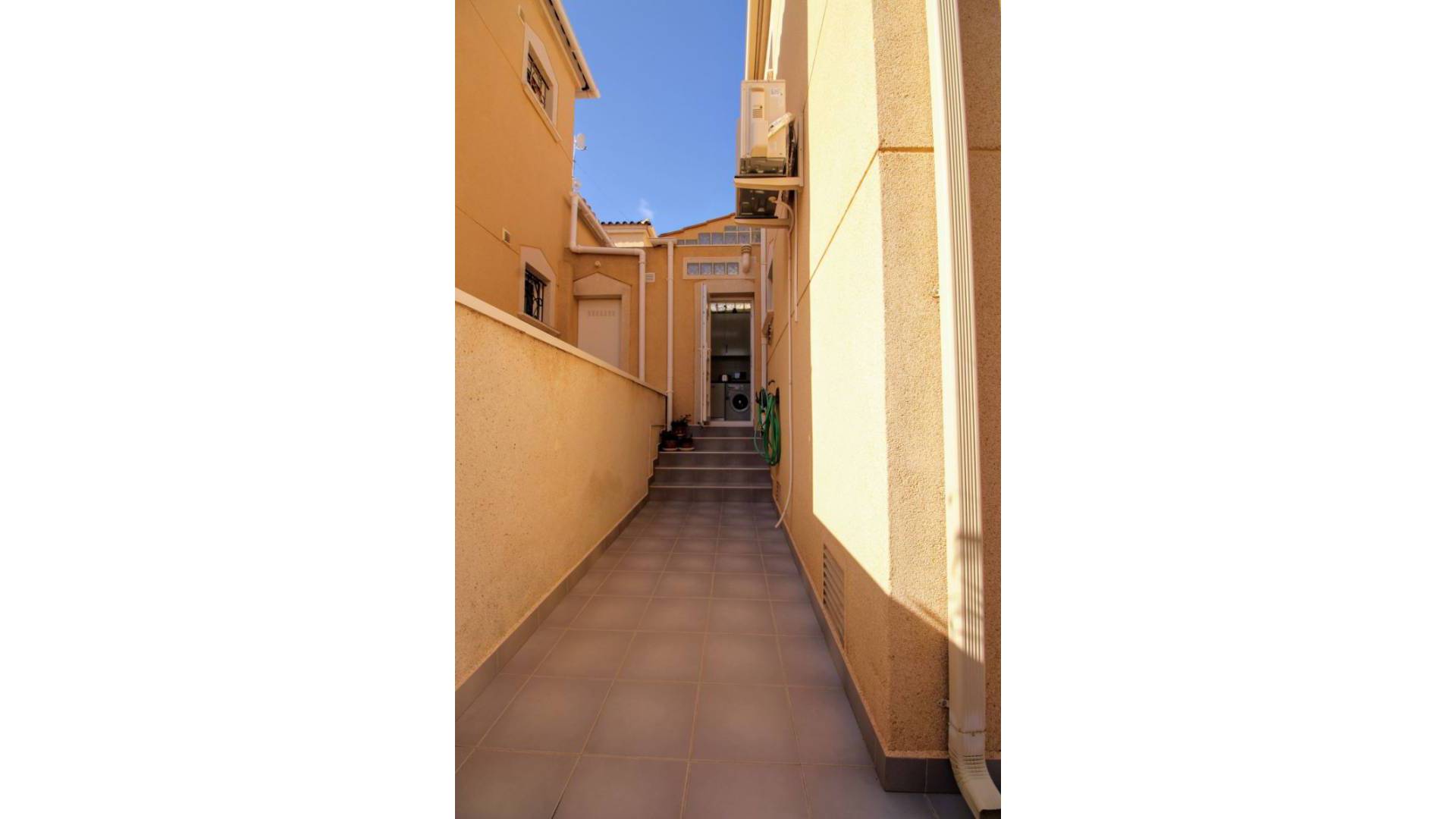 Resale - Townhouse - Los Altos - Res. Don Sancho