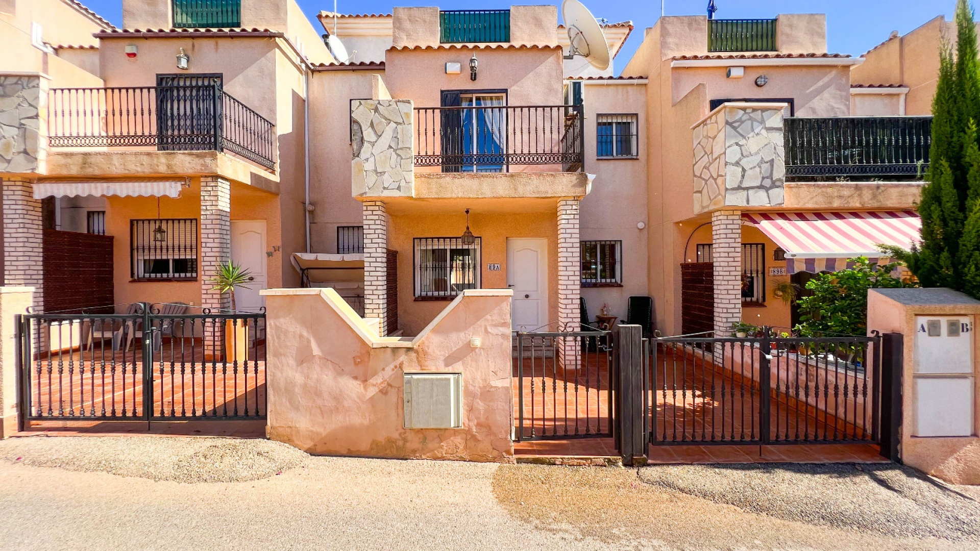 Resale - Townhouse - Los Altos - royal park