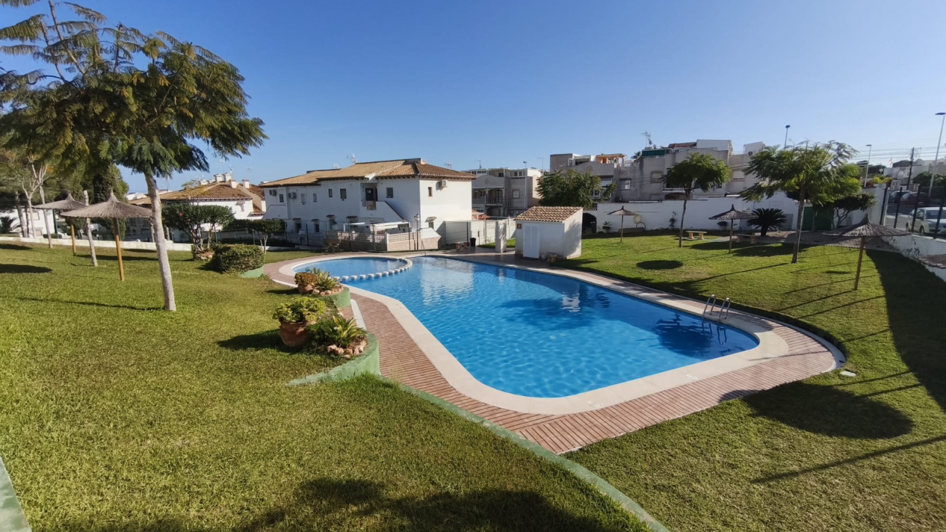 Resale - Townhouse - Los Balcones - lago jardin