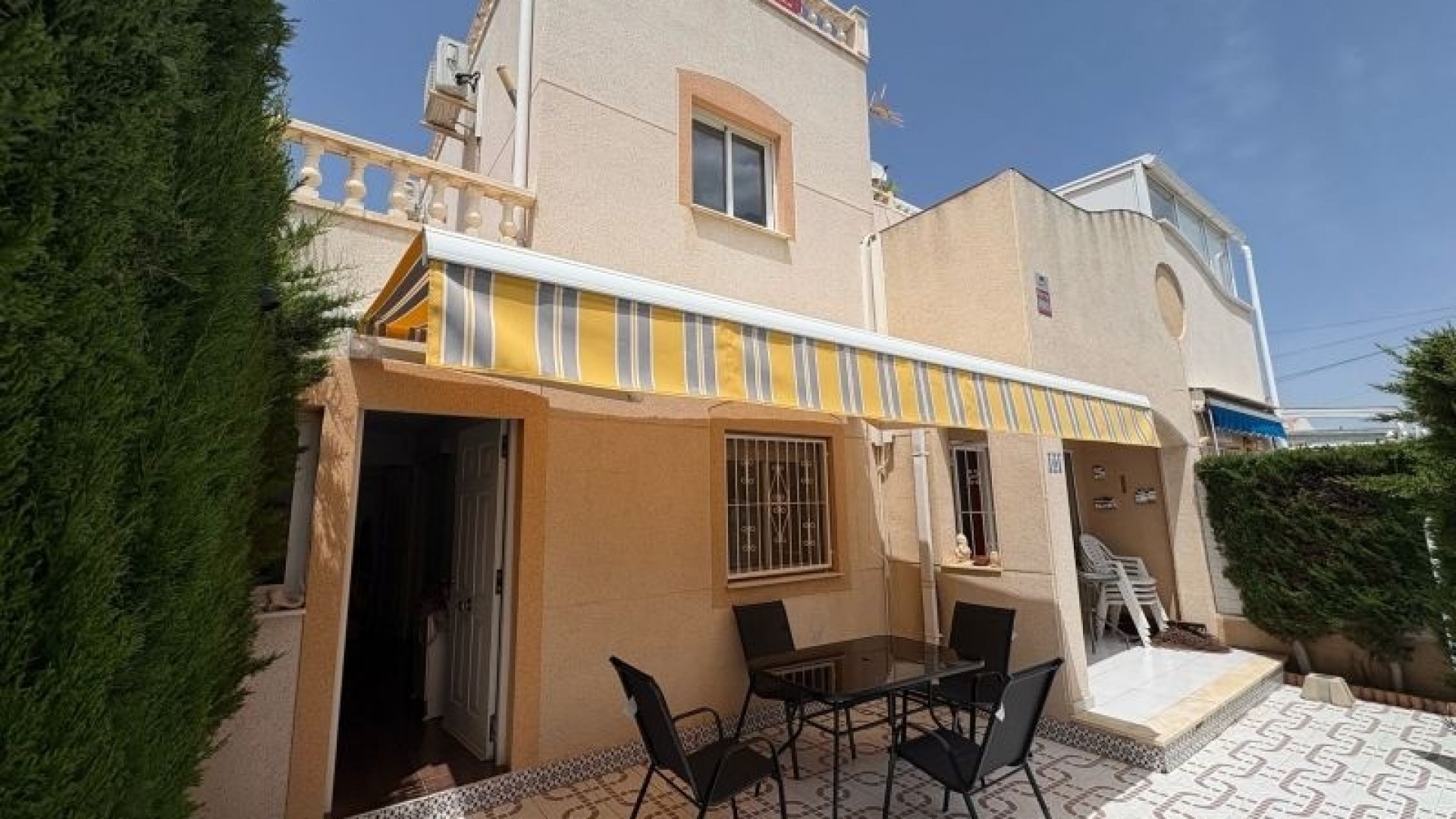 Resale - Townhouse - Los Balcones - lago jardin