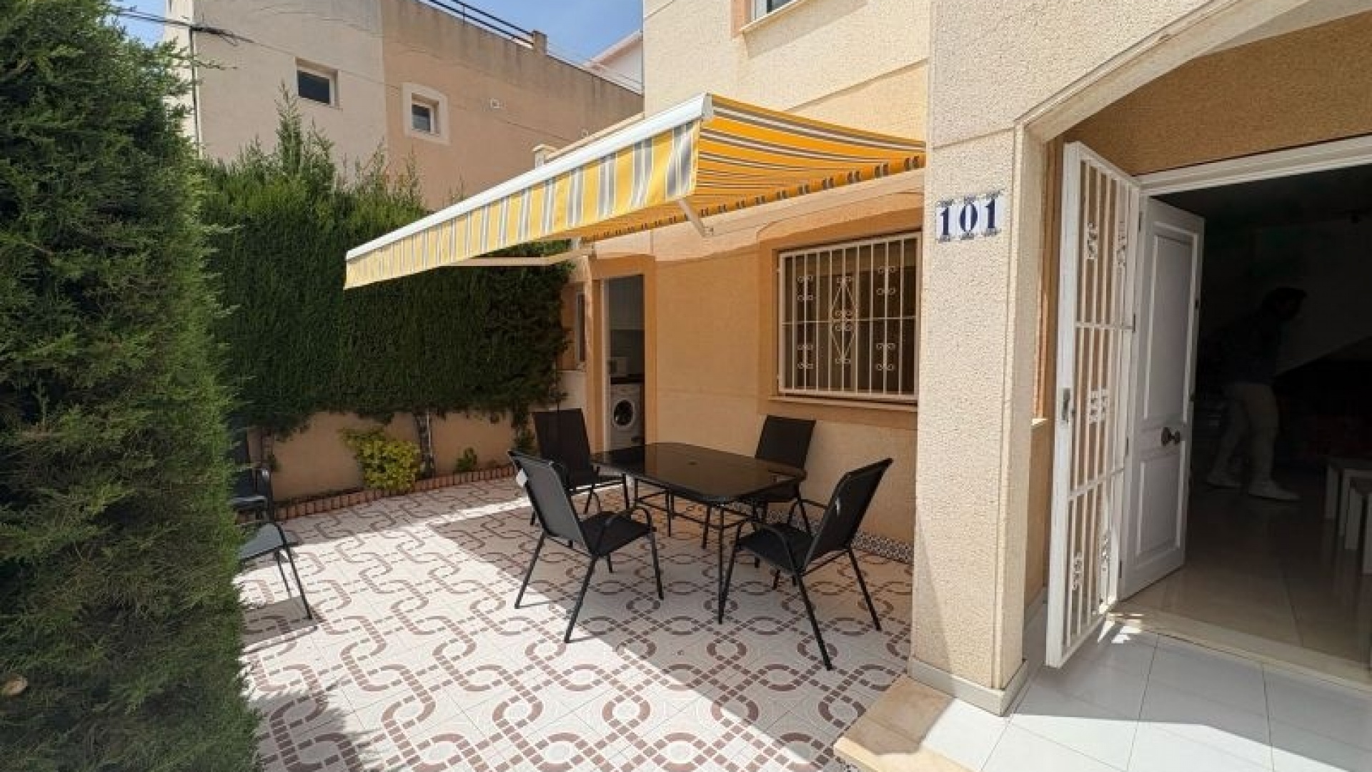 Resale - Townhouse - Los Balcones - lago jardin