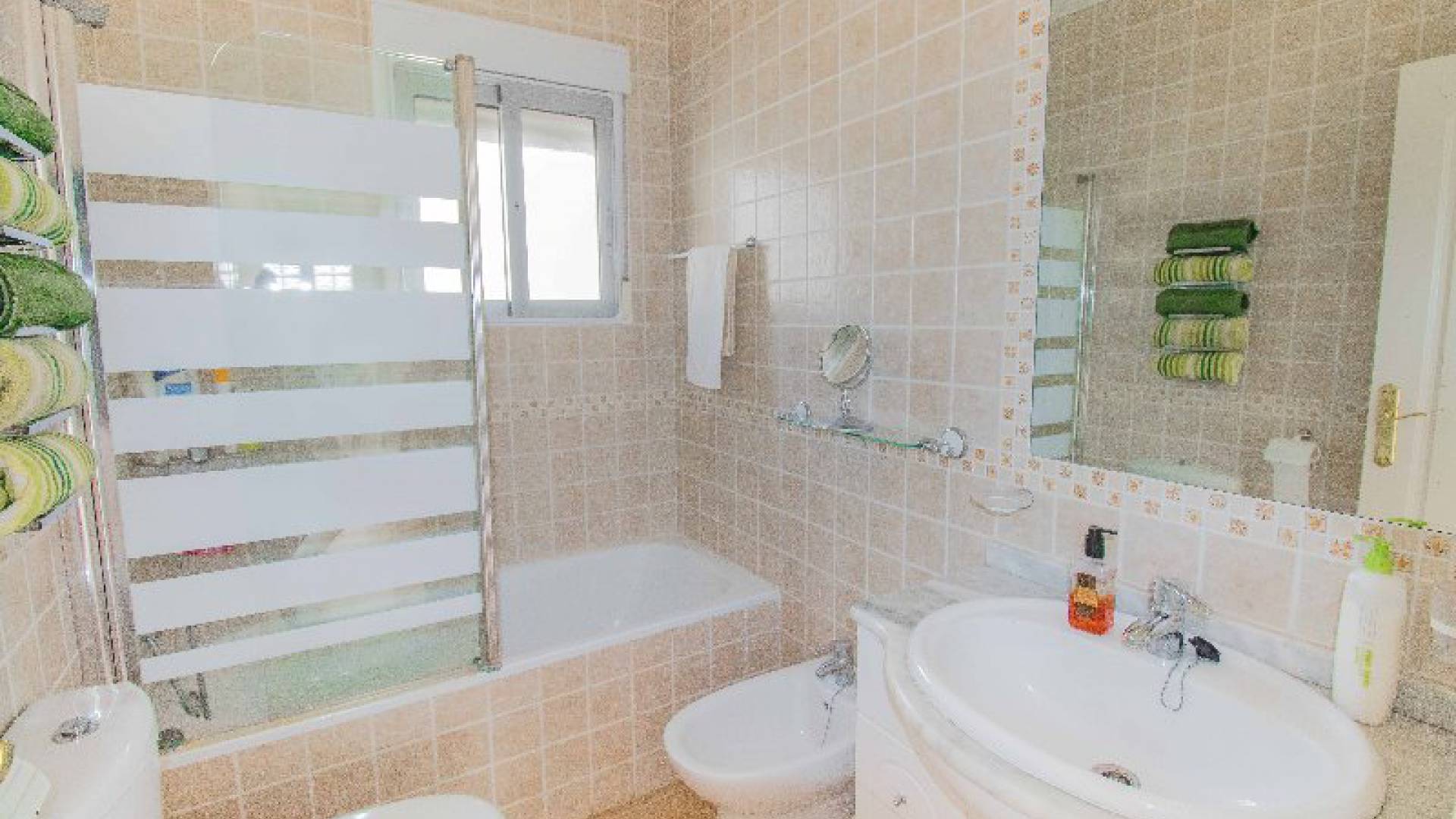 Resale - Townhouse - Los Montesinos - laguna green