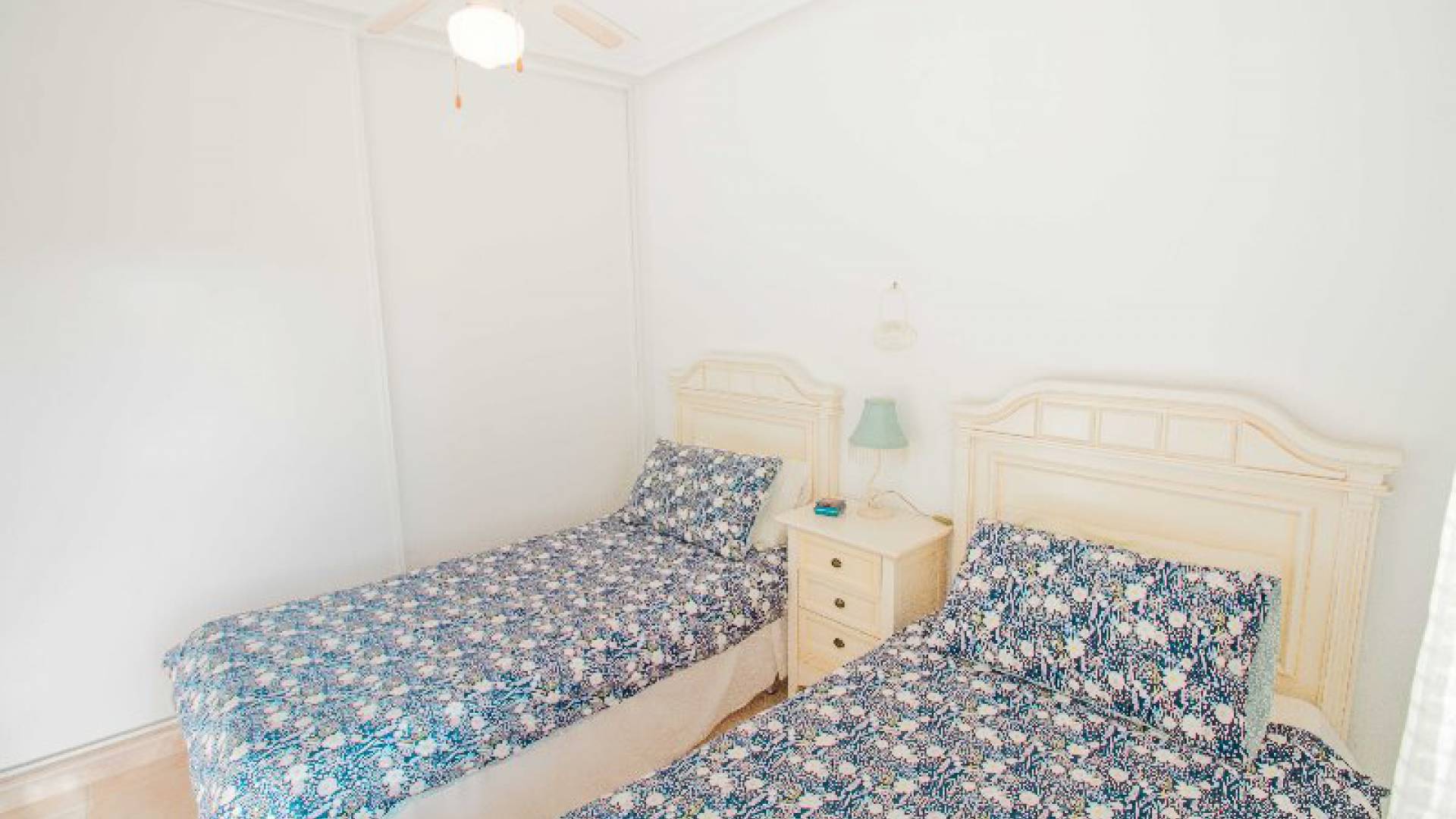 Resale - Townhouse - Los Montesinos - laguna green