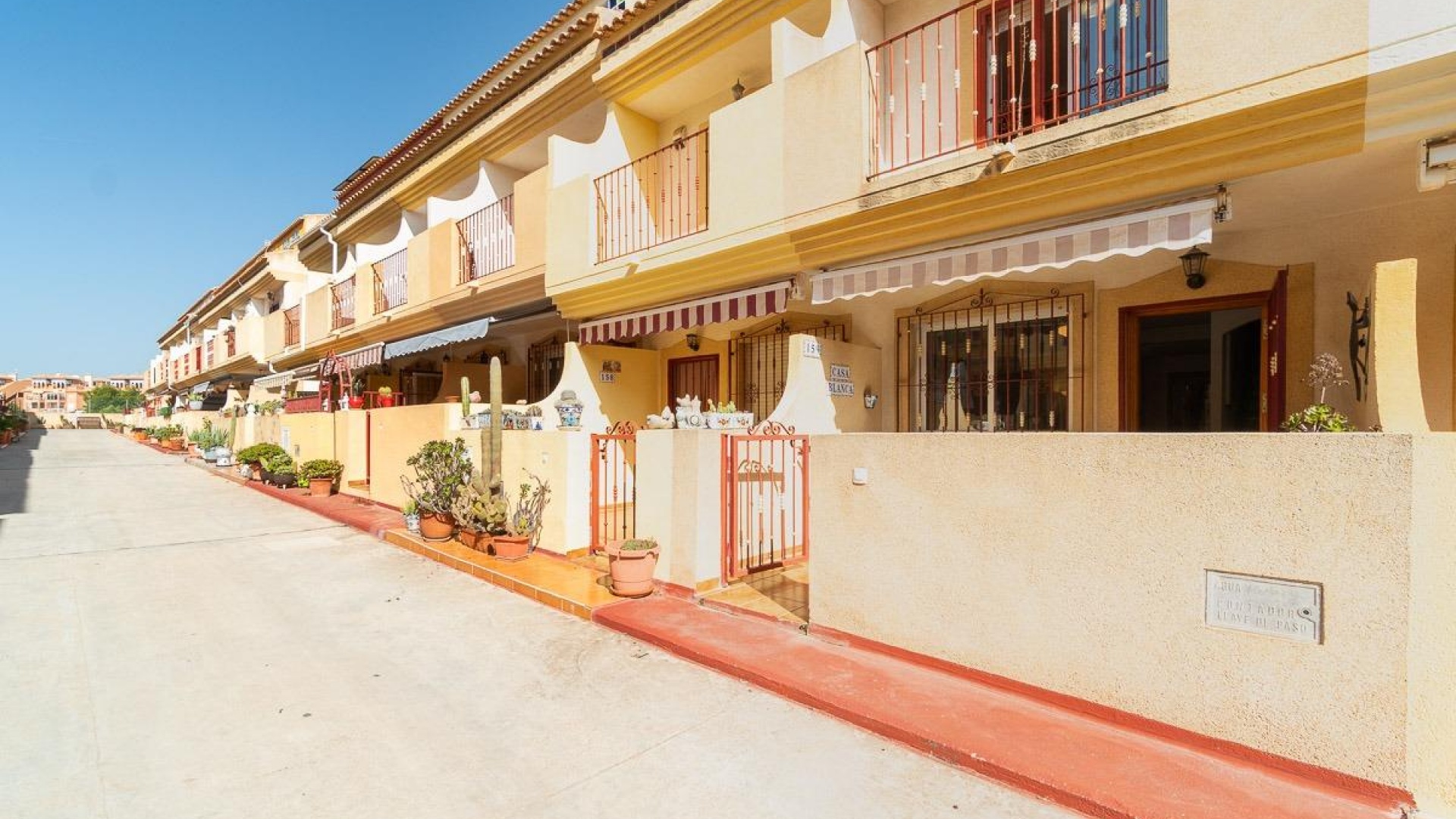 Resale - Townhouse - Playa Flamenca - amapolas