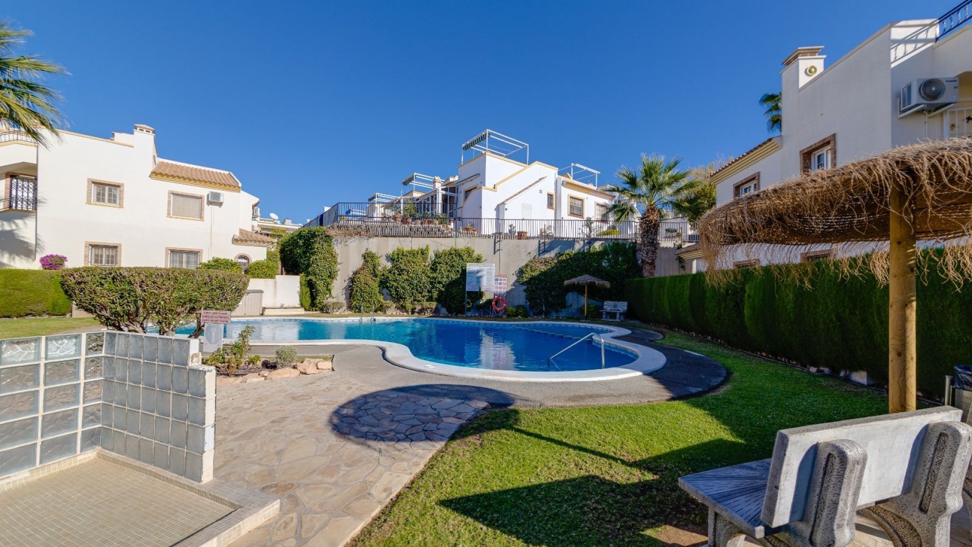 Resale - Townhouse - Playa Flamenca - jumilla