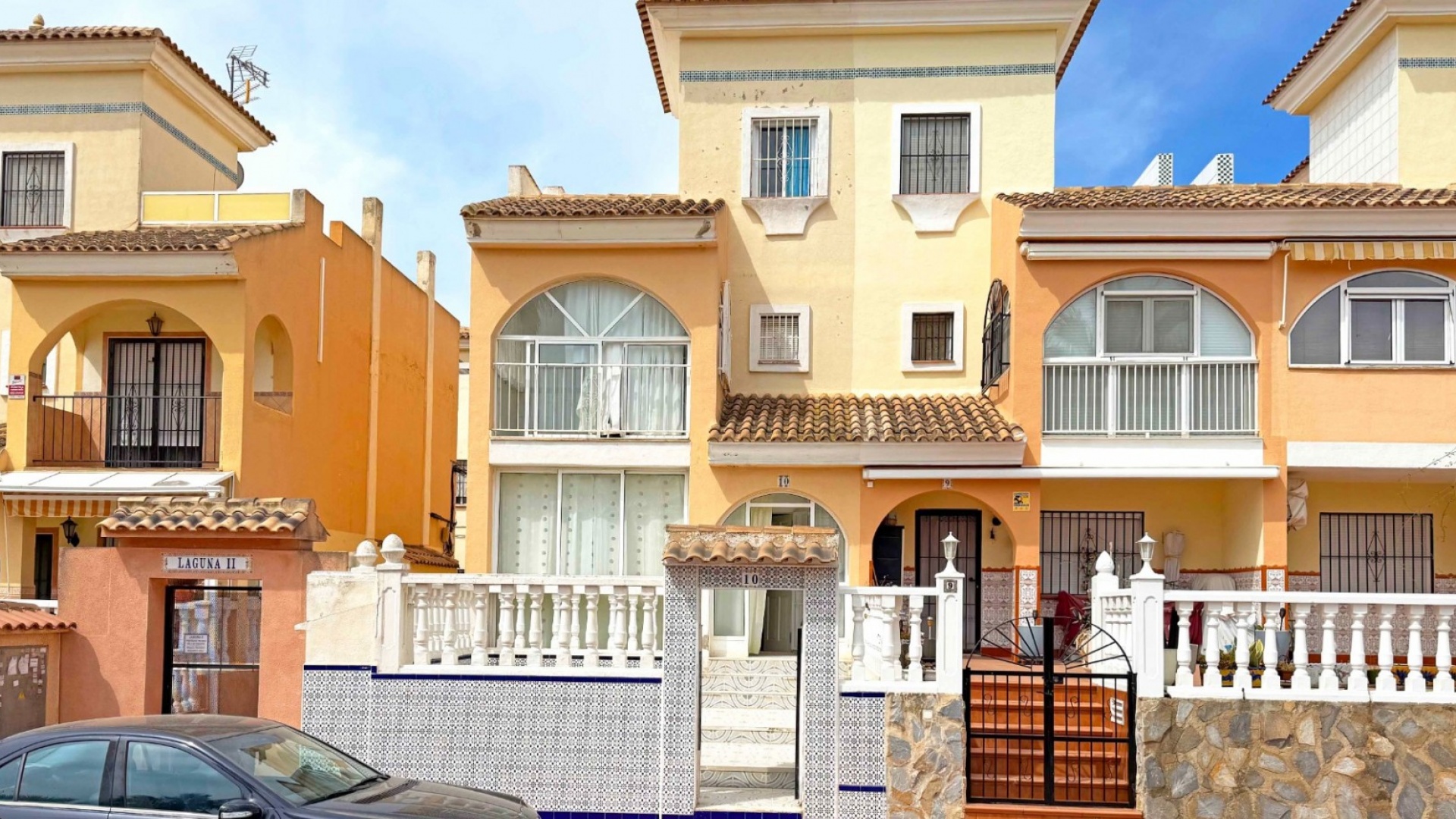 Resale - Townhouse - Playa Flamenca - la laguna
