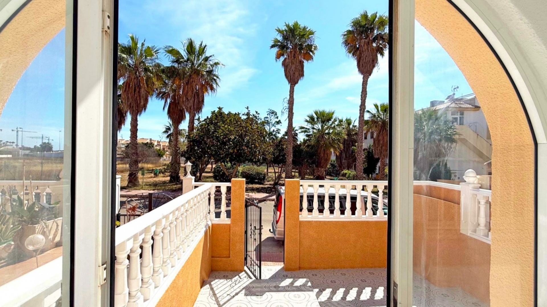 Resale - Townhouse - Playa Flamenca - la laguna