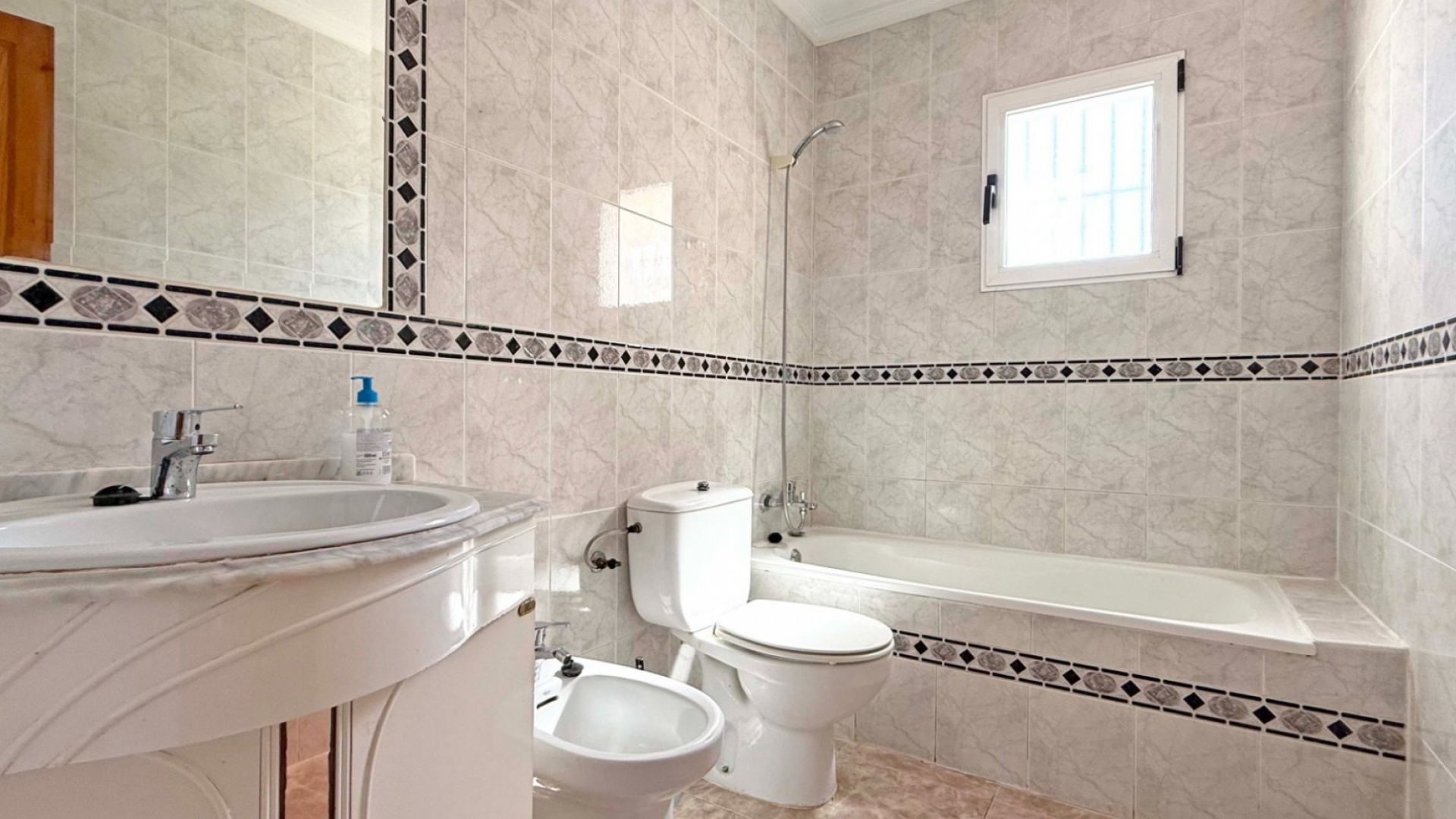 Resale - Townhouse - Playa Flamenca - la laguna