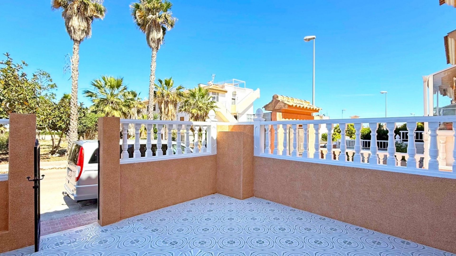 Resale - Townhouse - Playa Flamenca - la laguna