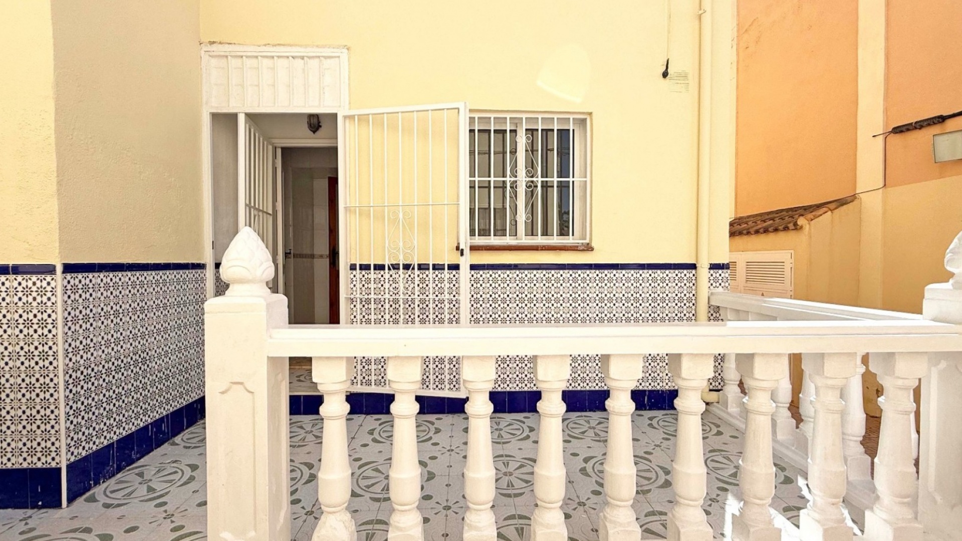 Resale - Townhouse - Playa Flamenca - la laguna