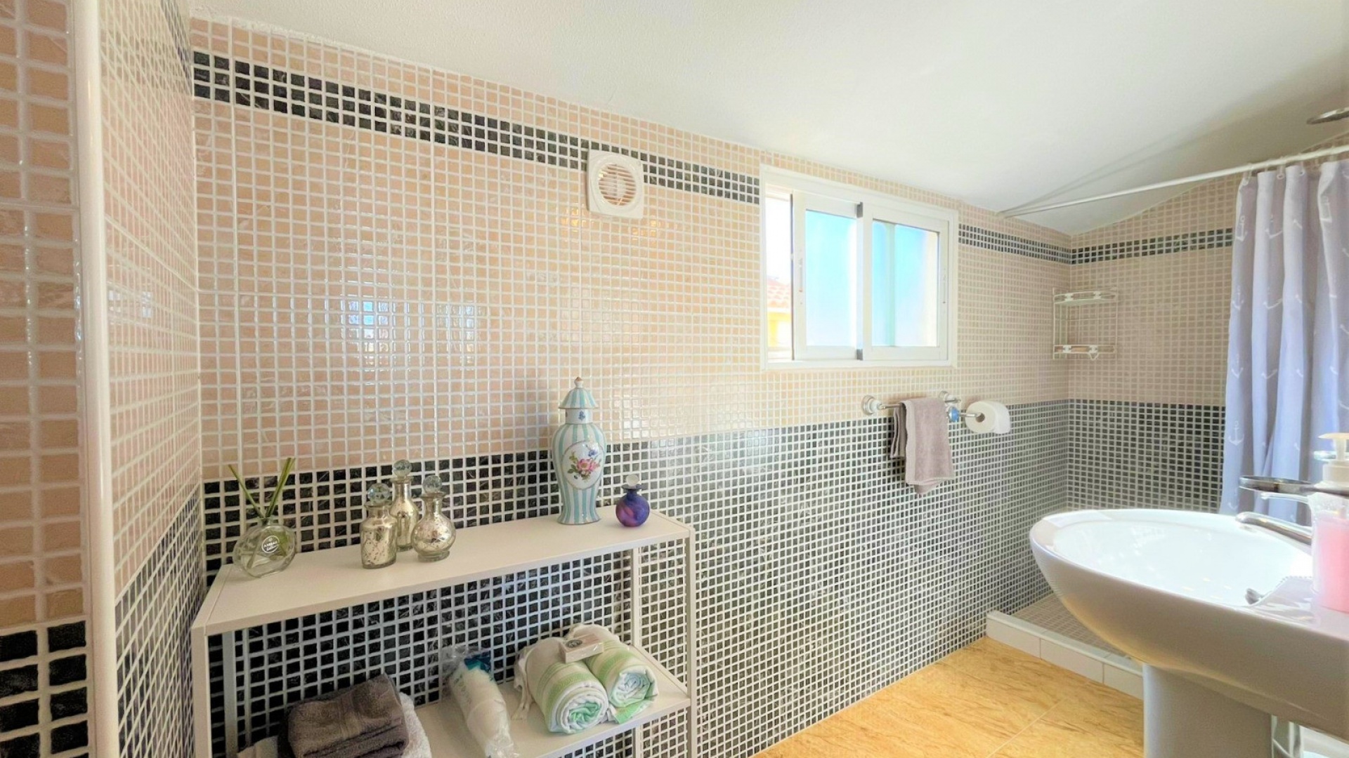 Resale - Townhouse - Playa Flamenca - las chismosas