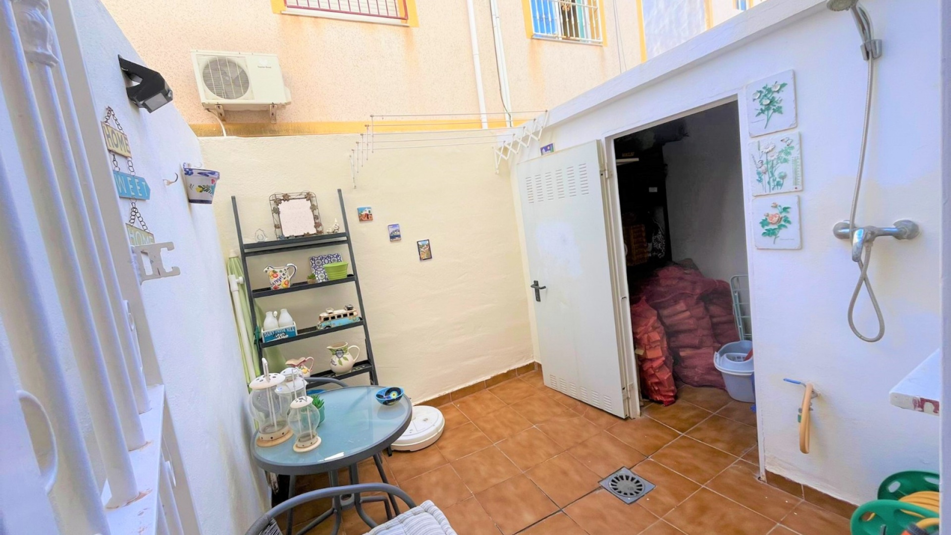 Resale - Townhouse - Playa Flamenca - las chismosas