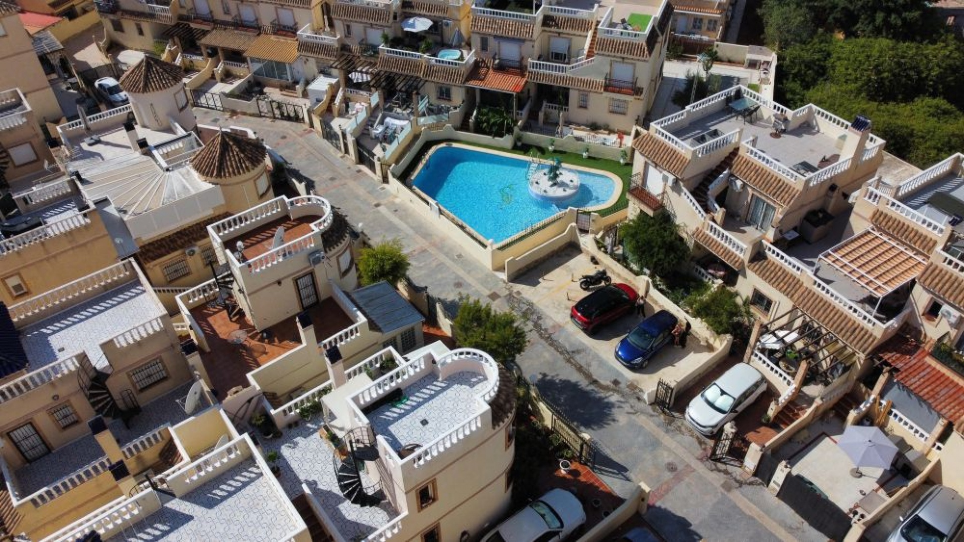 Resale - Townhouse - Playa Flamenca - las chismosas