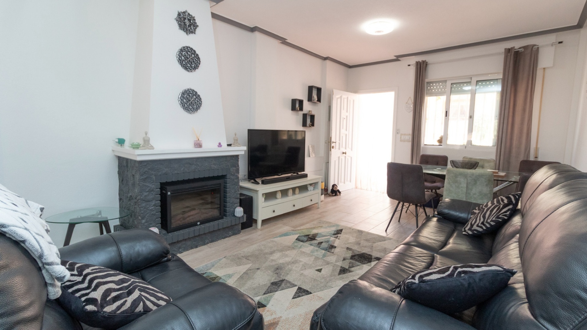 Resale - Townhouse - Playa Flamenca - las chismosas