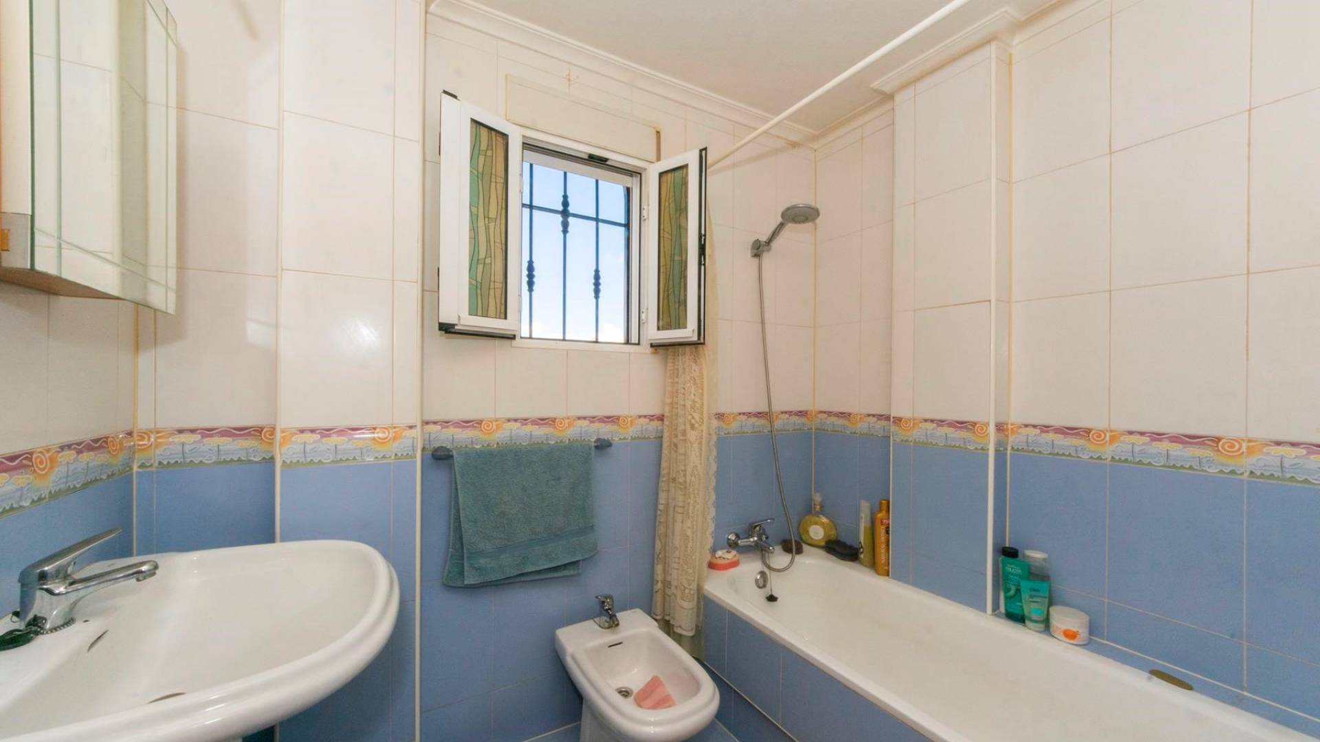 Resale - Townhouse - Playa Flamenca - las chismosas