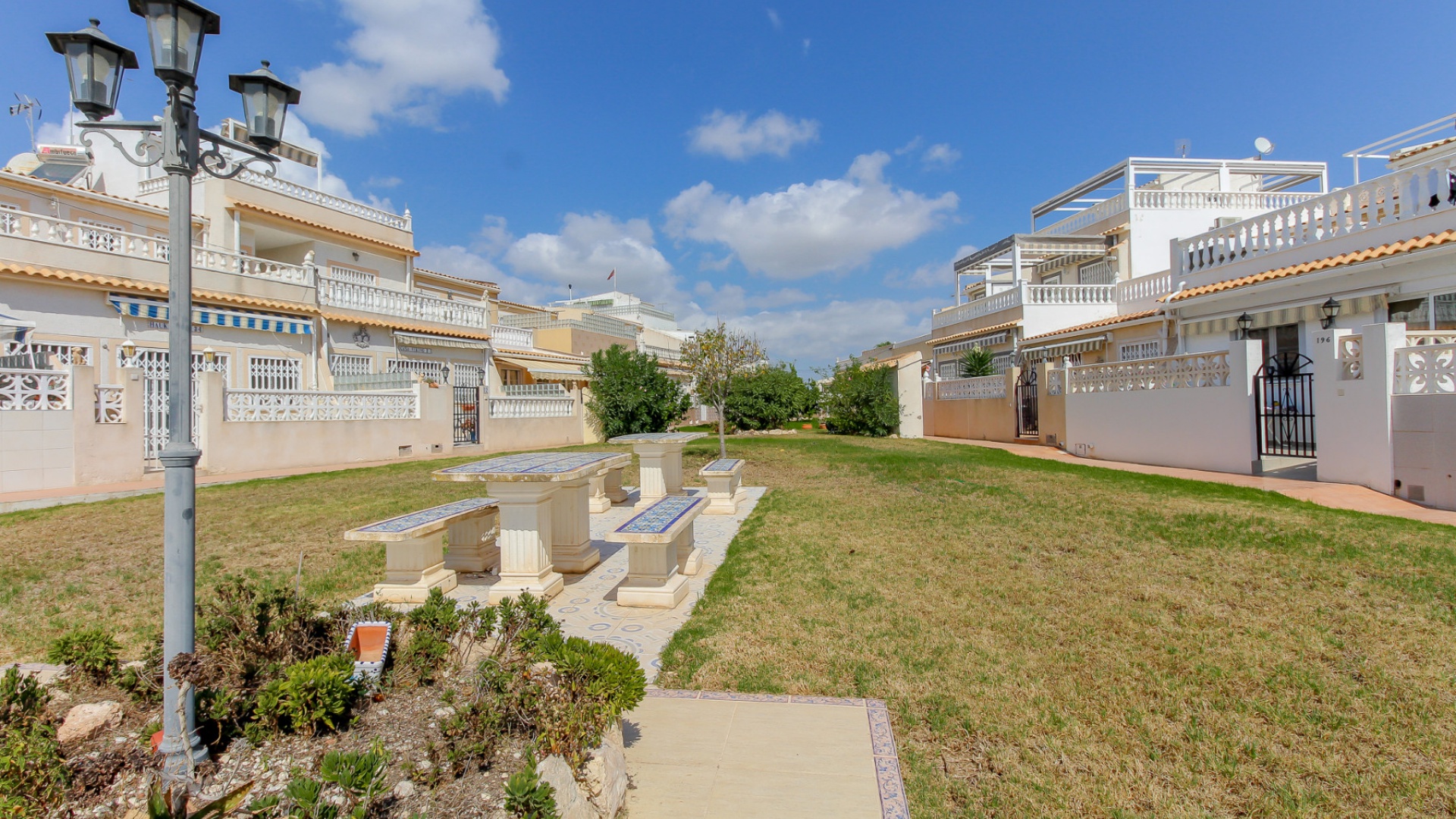 Resale - Townhouse - Playa Flamenca - las chismosas