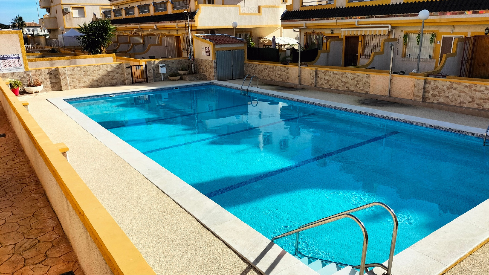 Resale - Townhouse - Playa Flamenca - las chismosas