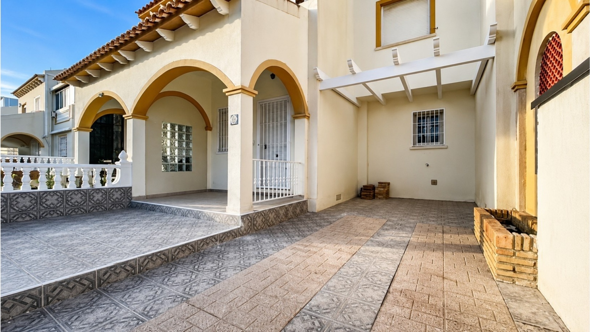 Resale - Townhouse - Playa Flamenca - perla del mar