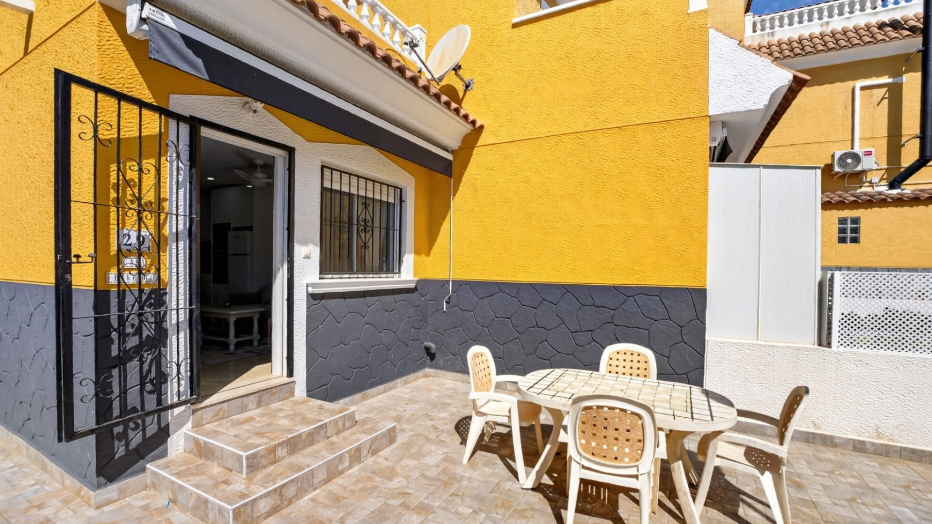 Resale - Townhouse - Playa Flamenca - Res. Argenta