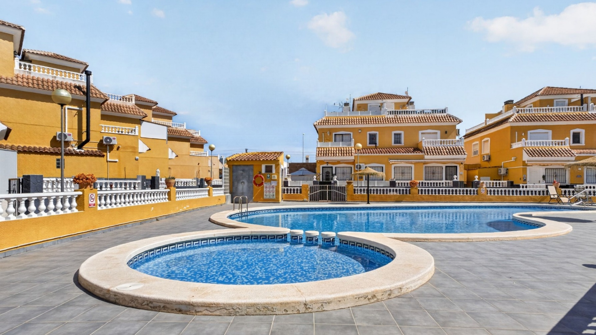 Resale - Townhouse - Playa Flamenca - Res. Argenta