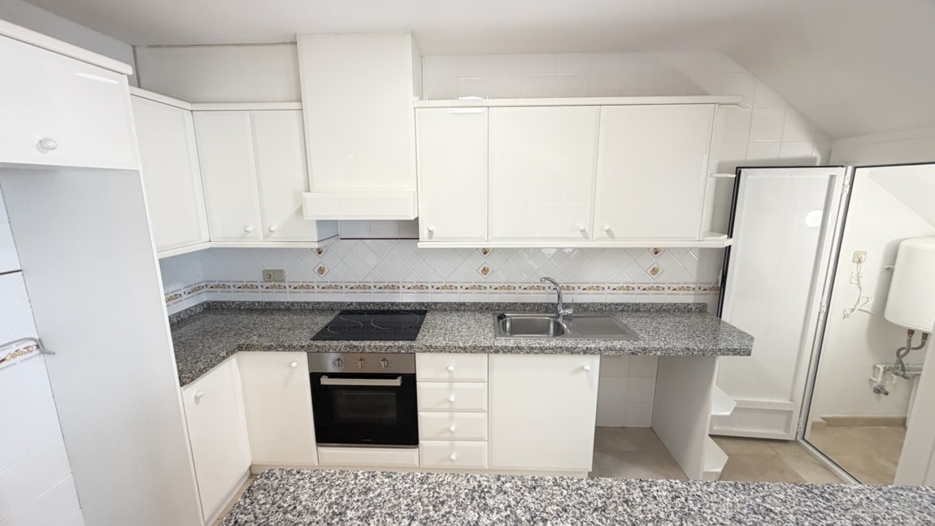 Resale - Townhouse - Rioja