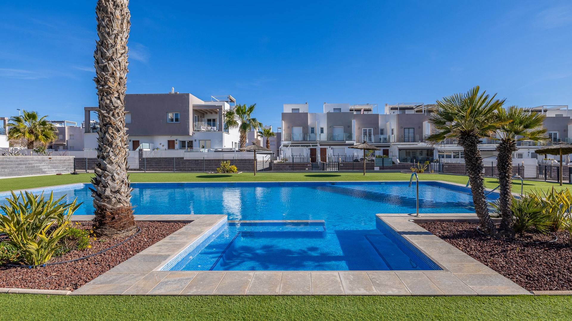 Resale - Townhouse - Torrevieja - Aguas Nuevas