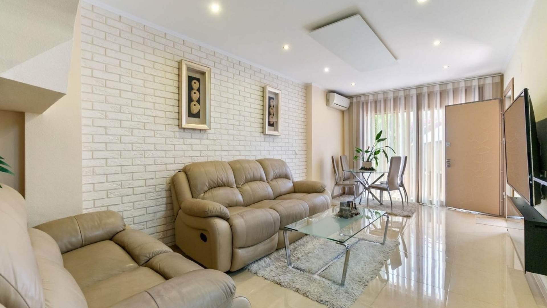 Resale - Townhouse - Torrevieja - Aguas Nuevas