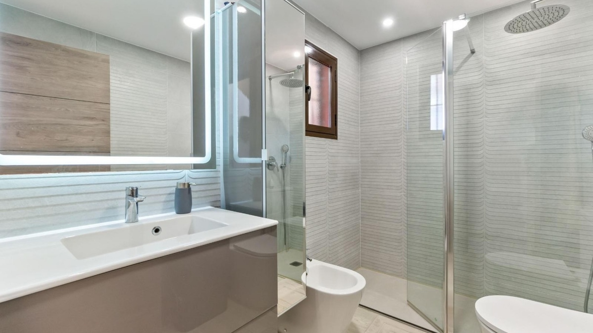 Resale - Townhouse - Torrevieja - Aguas Nuevas