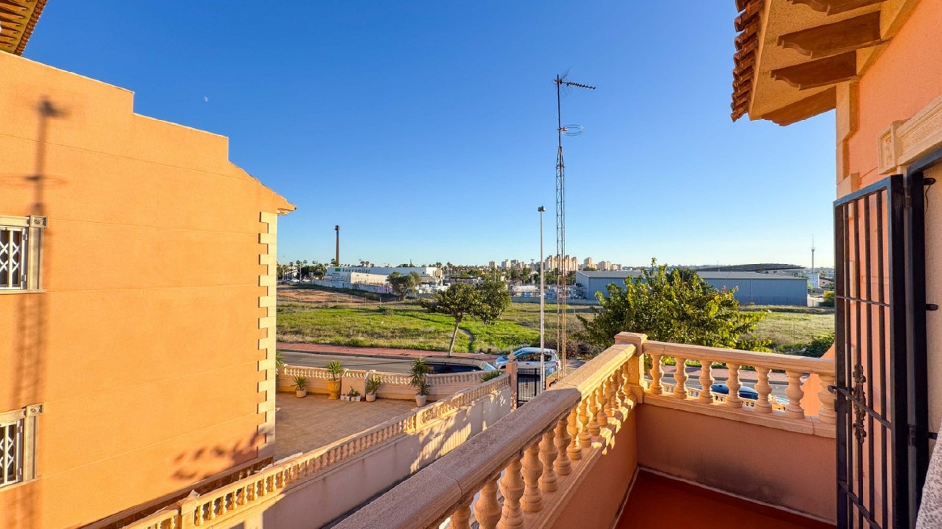 Resale - Townhouse - Torrevieja - Aguas Nuevas