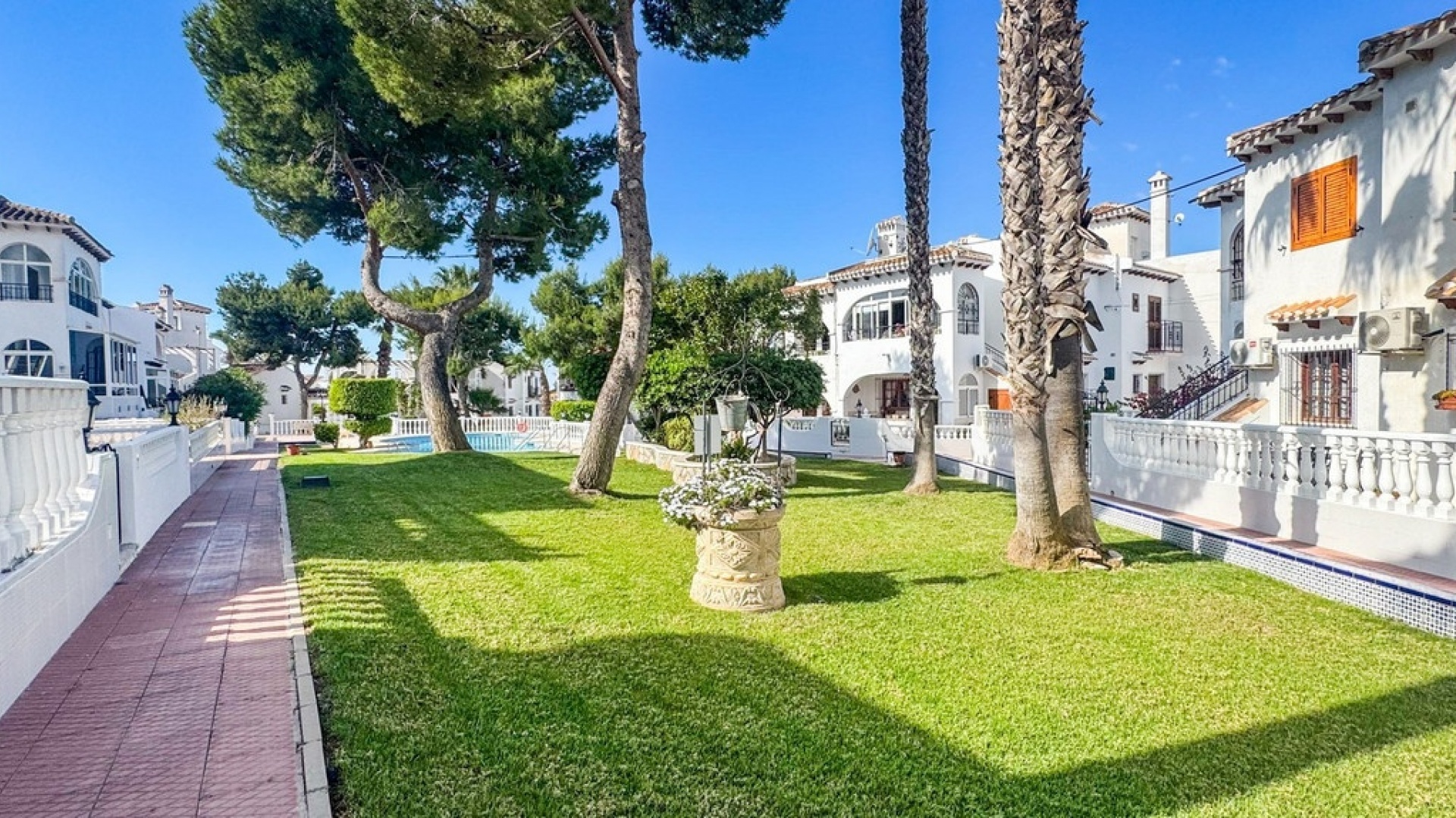 Resale - Townhouse - Torrevieja - Torrevieja Centro