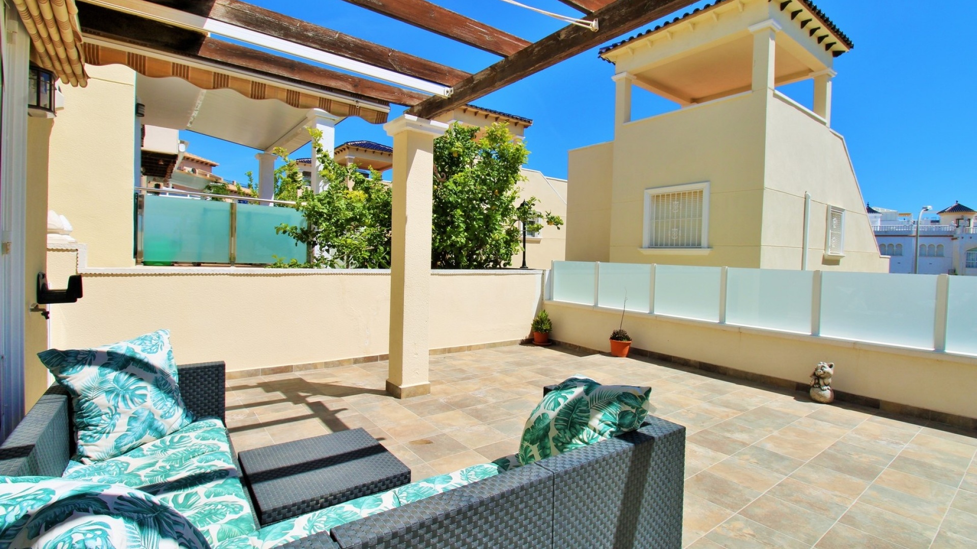 Resale - Townhouse - Villamartin - blue lagoon