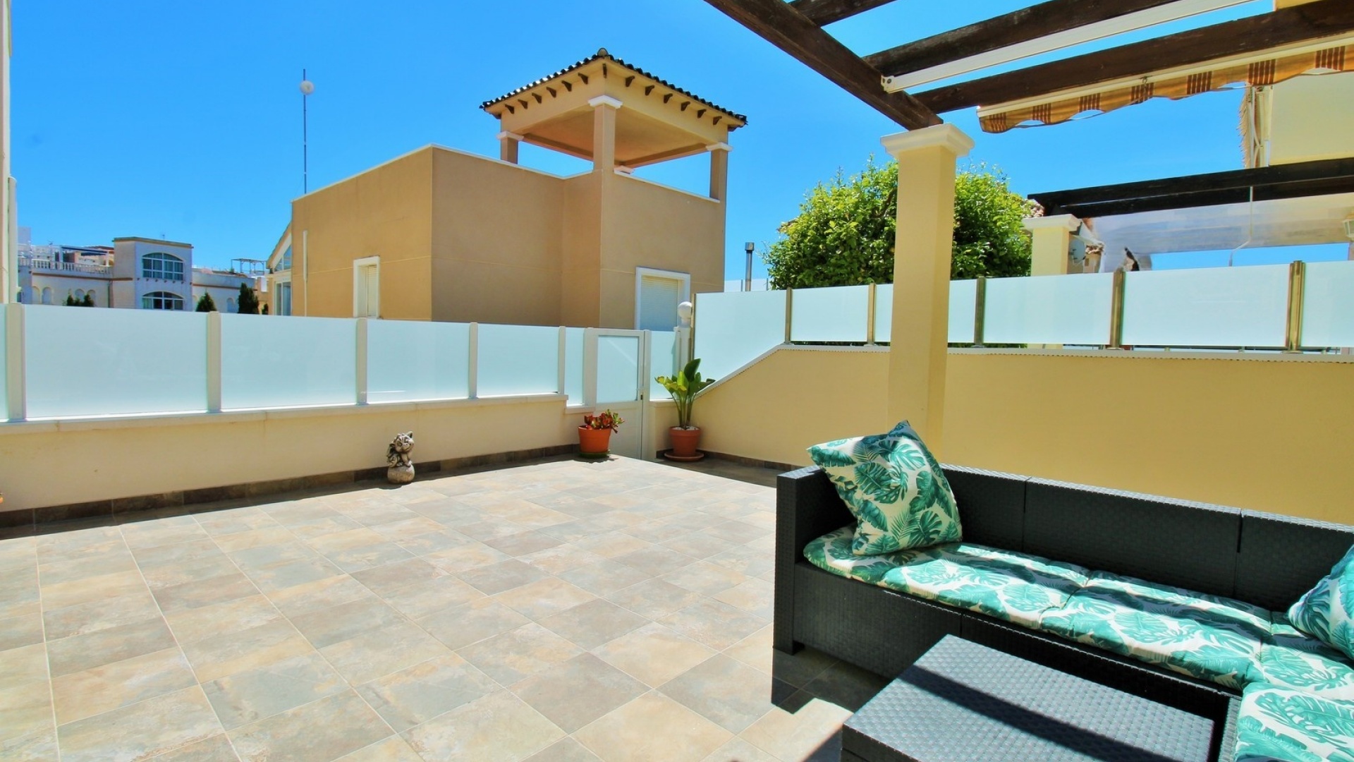 Resale - Townhouse - Villamartin - blue lagoon