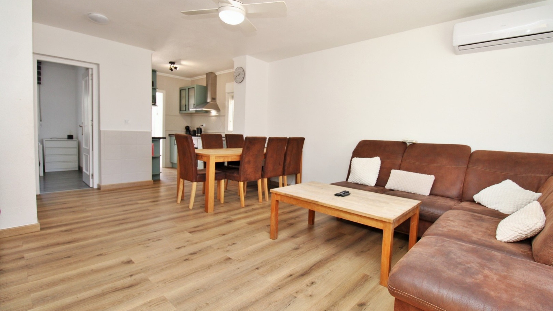 Resale - Townhouse - Villamartin - blue lagoon