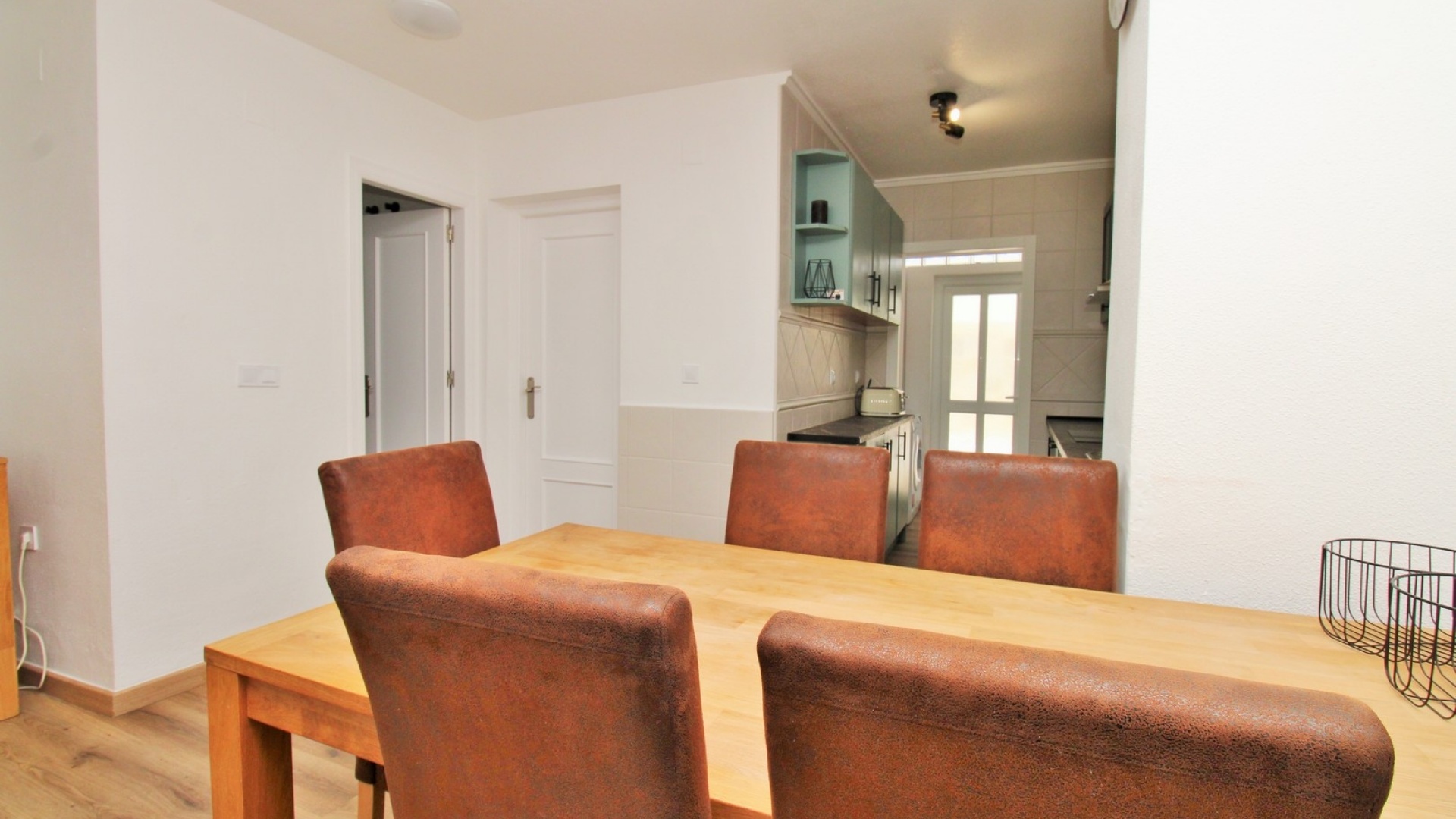 Resale - Townhouse - Villamartin - blue lagoon