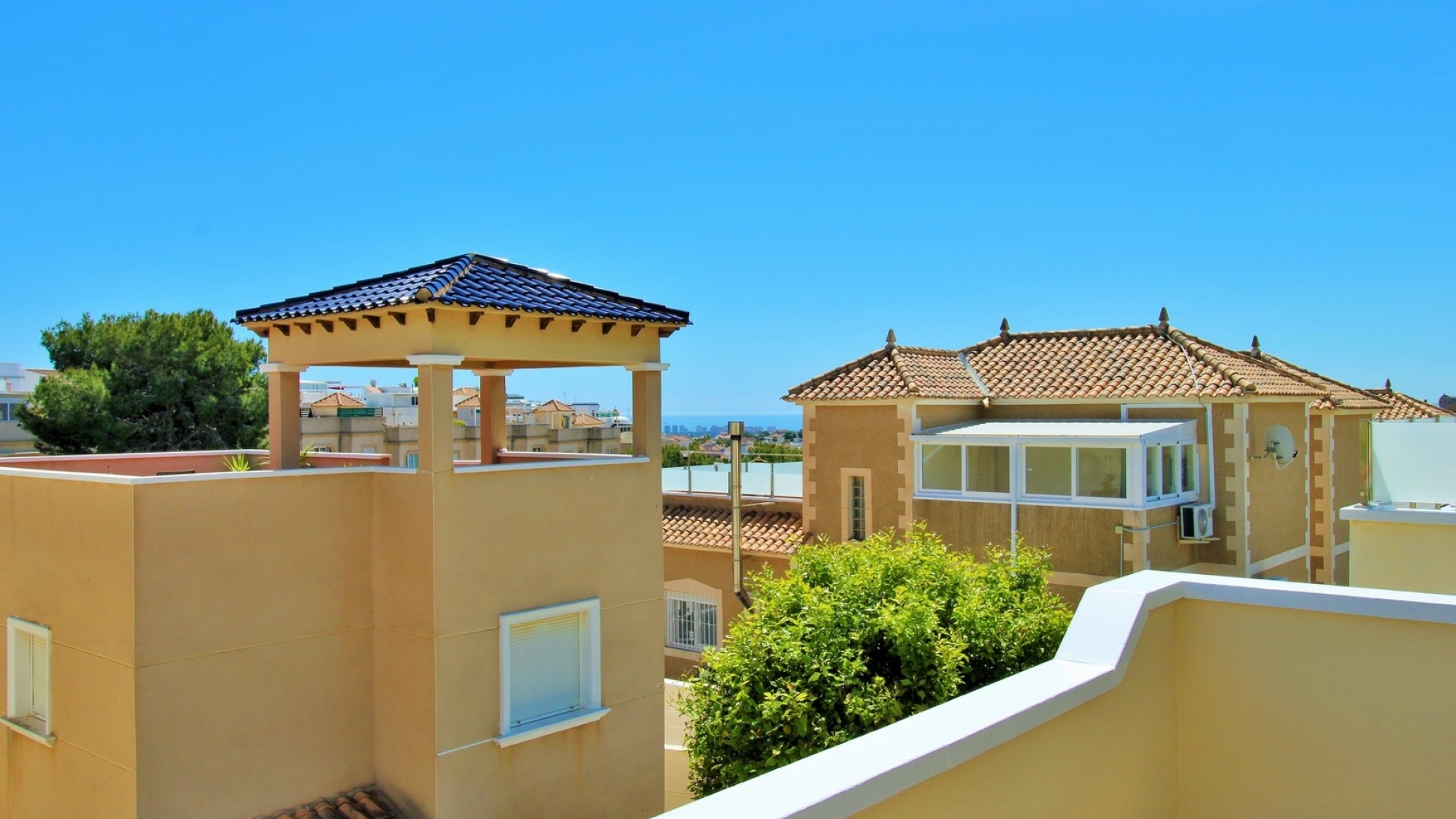 Resale - Townhouse - Villamartin - blue lagoon