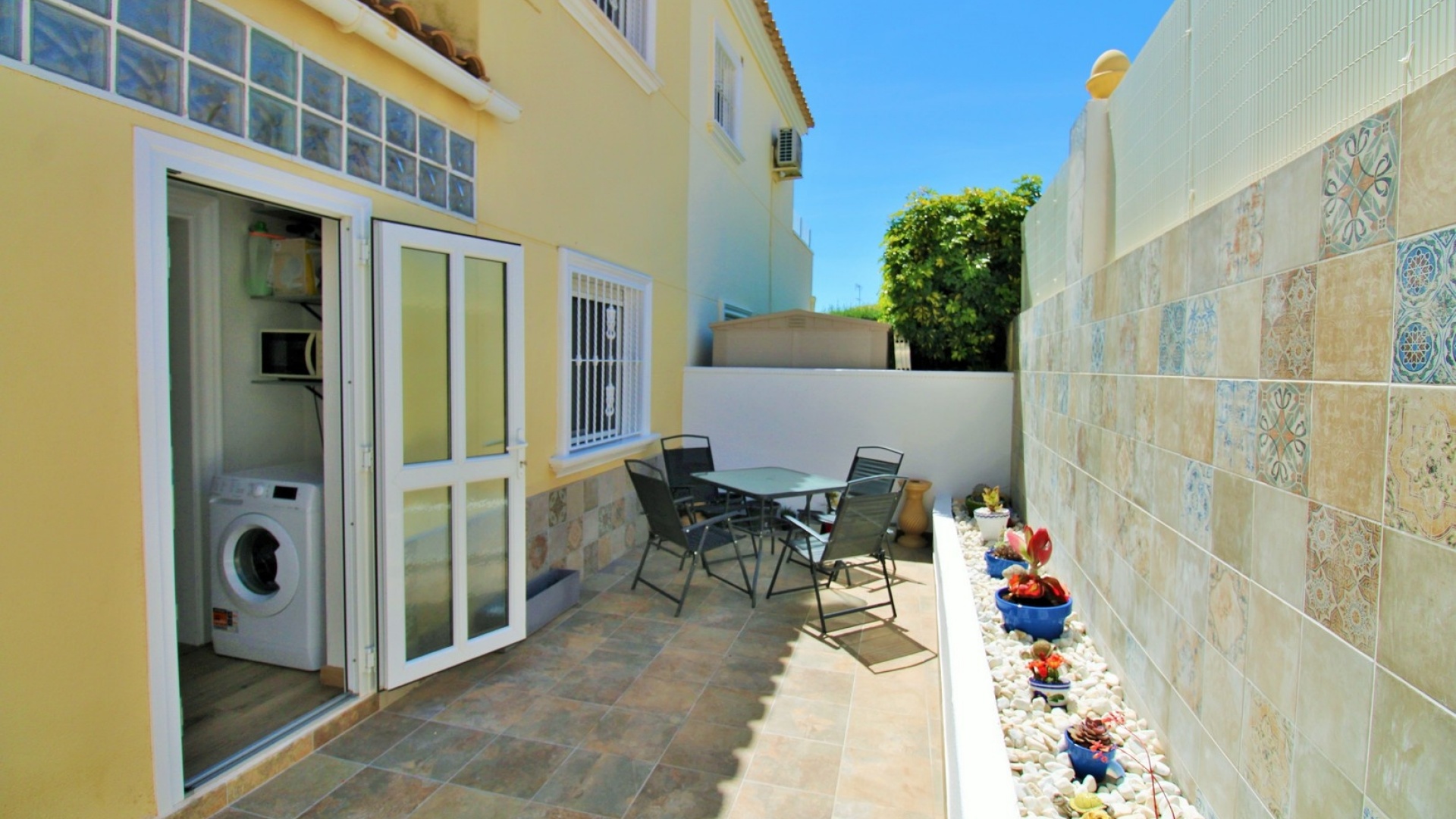 Resale - Townhouse - Villamartin - blue lagoon