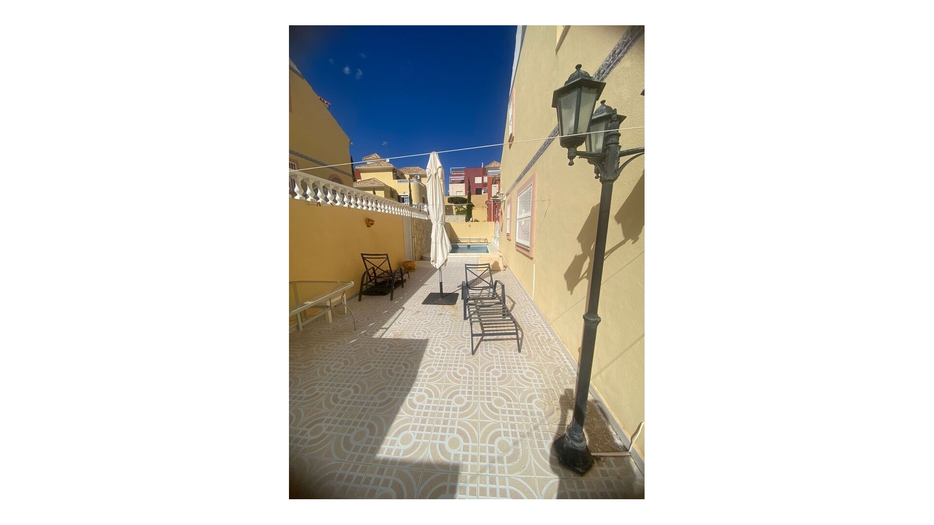 Resale - Townhouse - Villamartin - bosque de las lomas