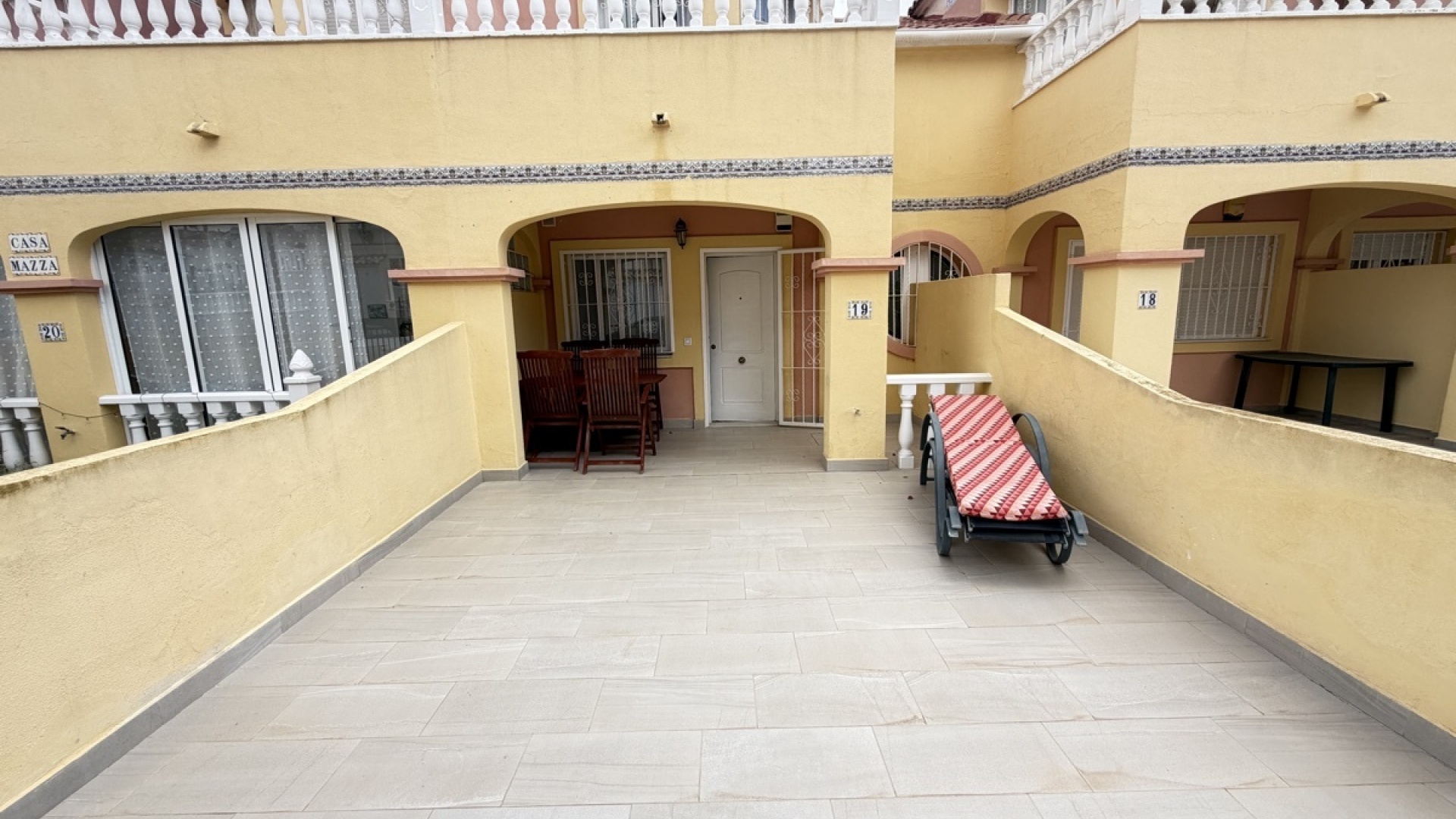 Resale - Townhouse - Villamartin - bosque de las lomas